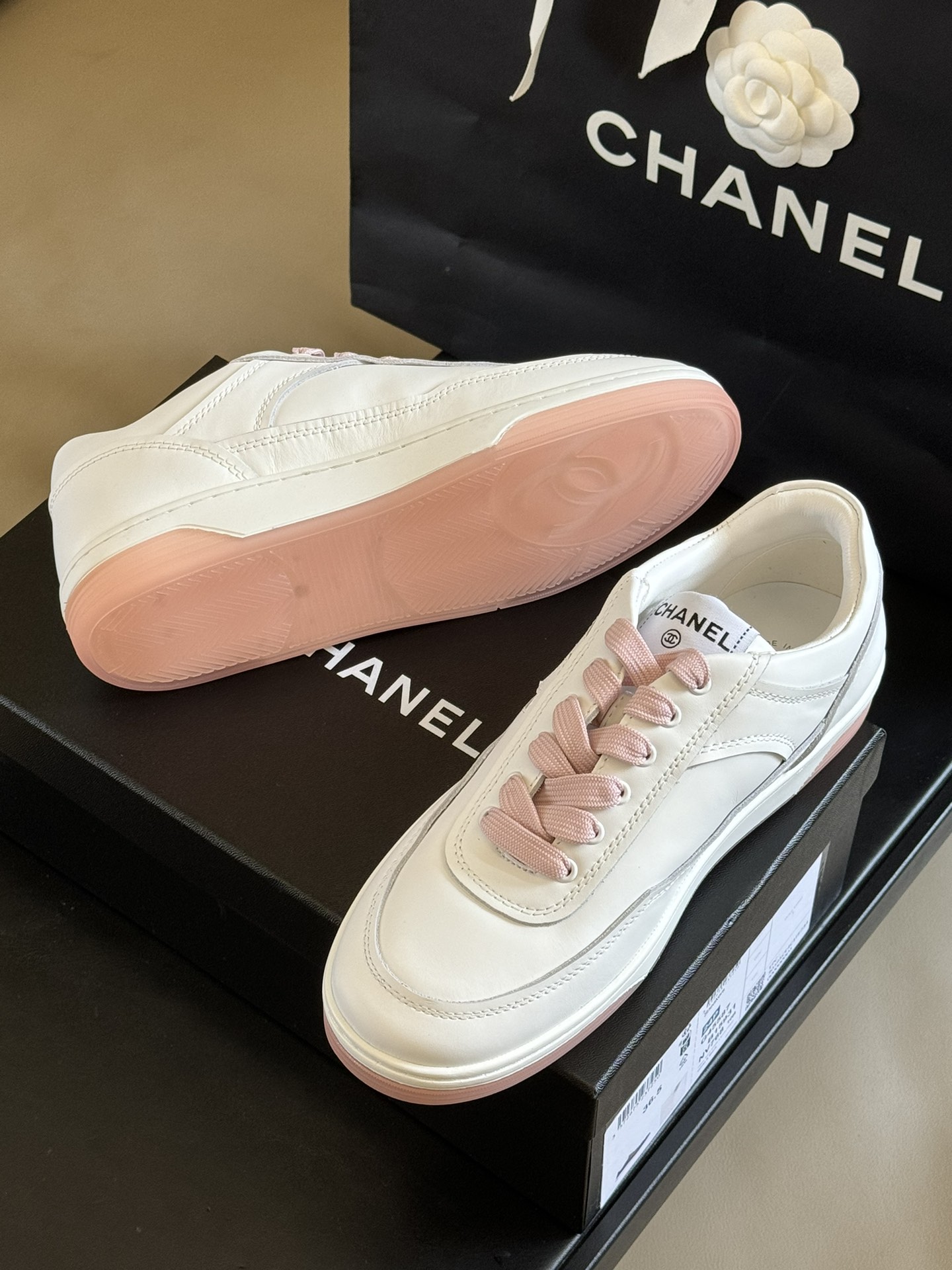 Bagsaaa Ch**el Sneakers G39978 White & Pink