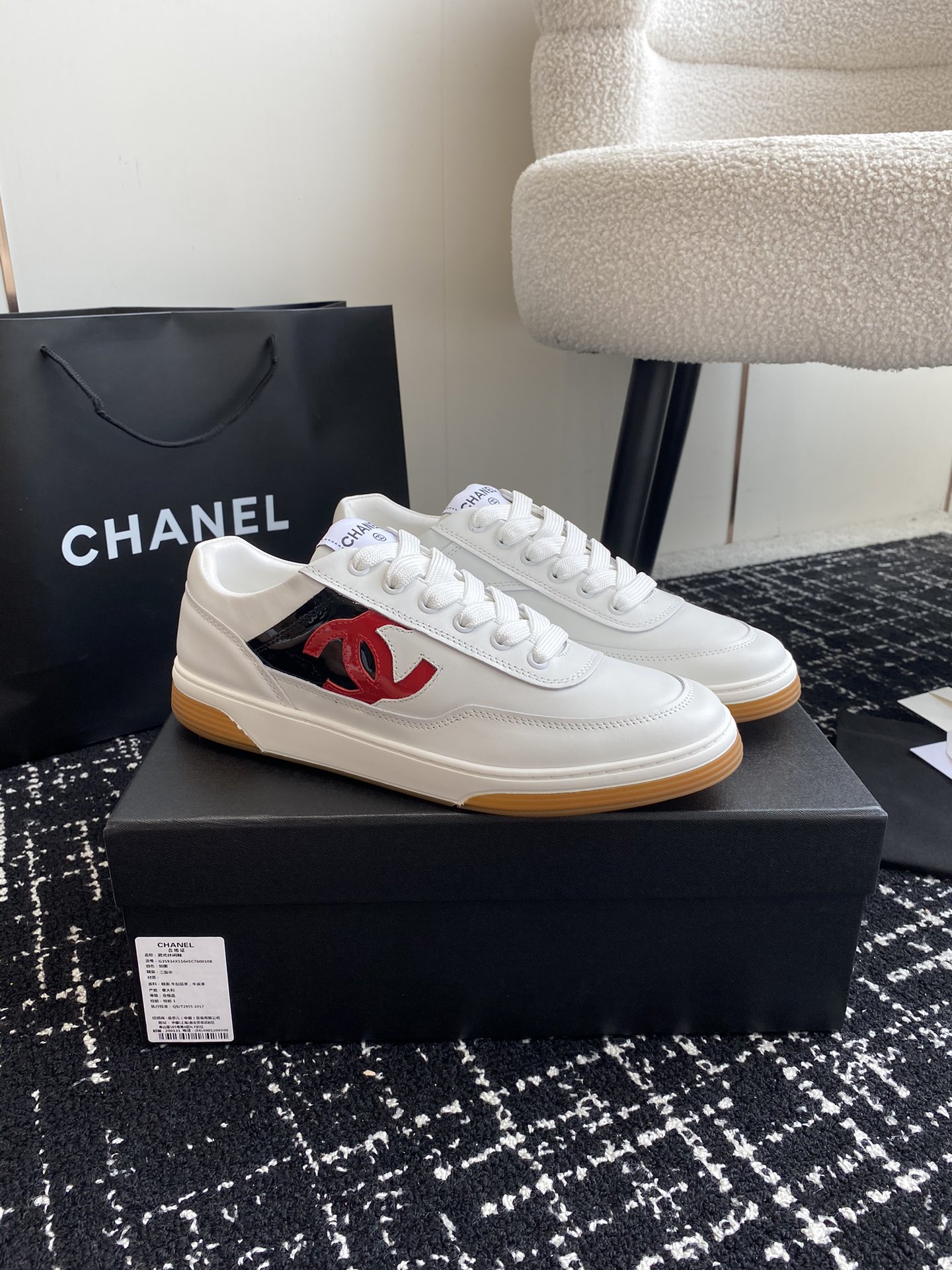 Bagsaaa Ch**el Sneakers G39978 White & Red logo