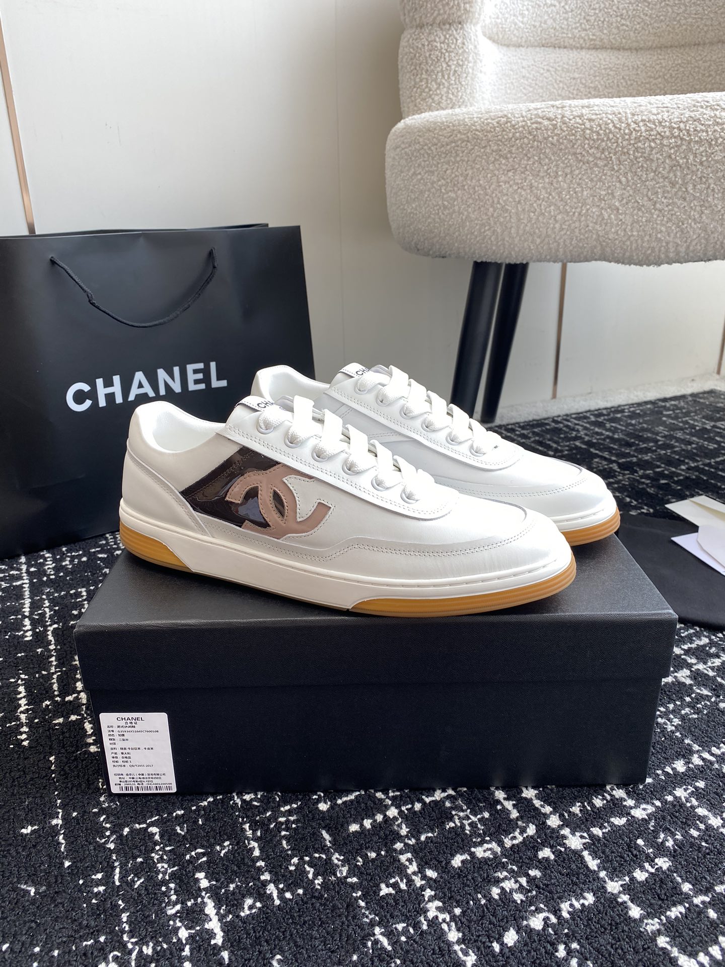 Bagsaaa Ch**el Sneakers G39978 White & Beige logo