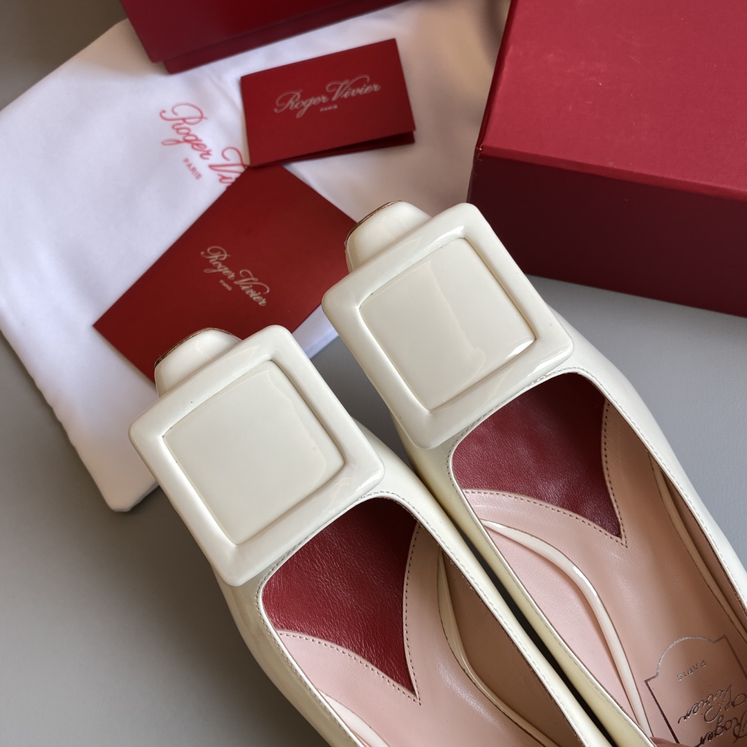 Bagsaaa Roger Vivier Strass Heel Covered Buckle Ballerinas in Patent Leather White