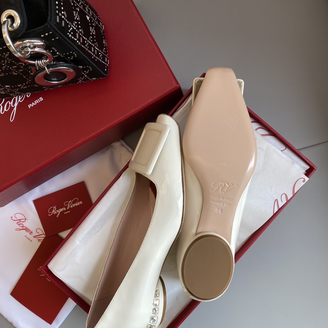 Bagsaaa Roger Vivier Strass Heel Covered Buckle Ballerinas in Patent Leather White