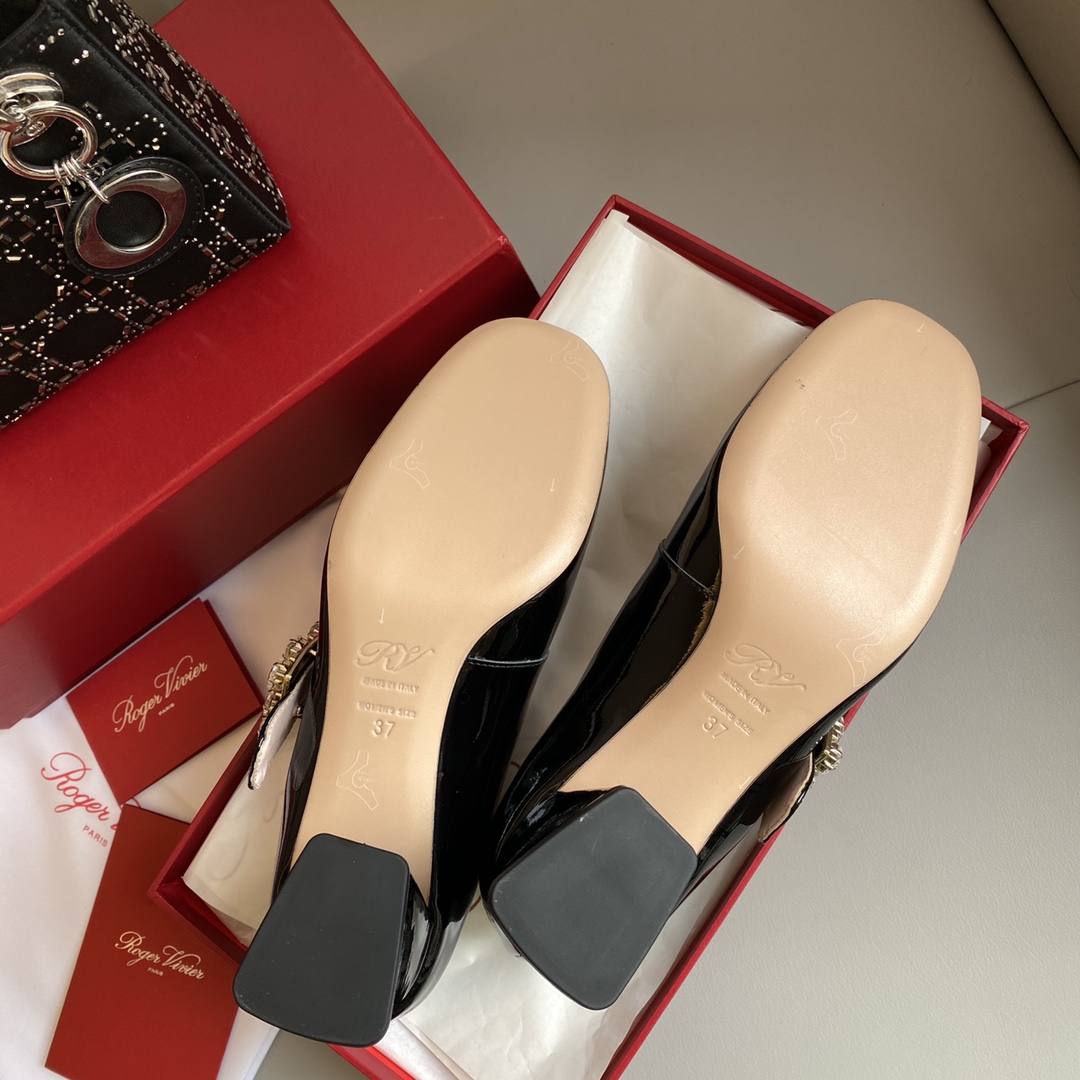 Bagsaaa Roger Vivier Très Vivier Rhinestone Buckle Babies Pumps Black