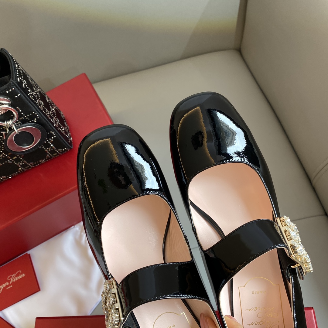 Bagsaaa Roger Vivier Très Vivier Rhinestone Buckle Babies Pumps Black