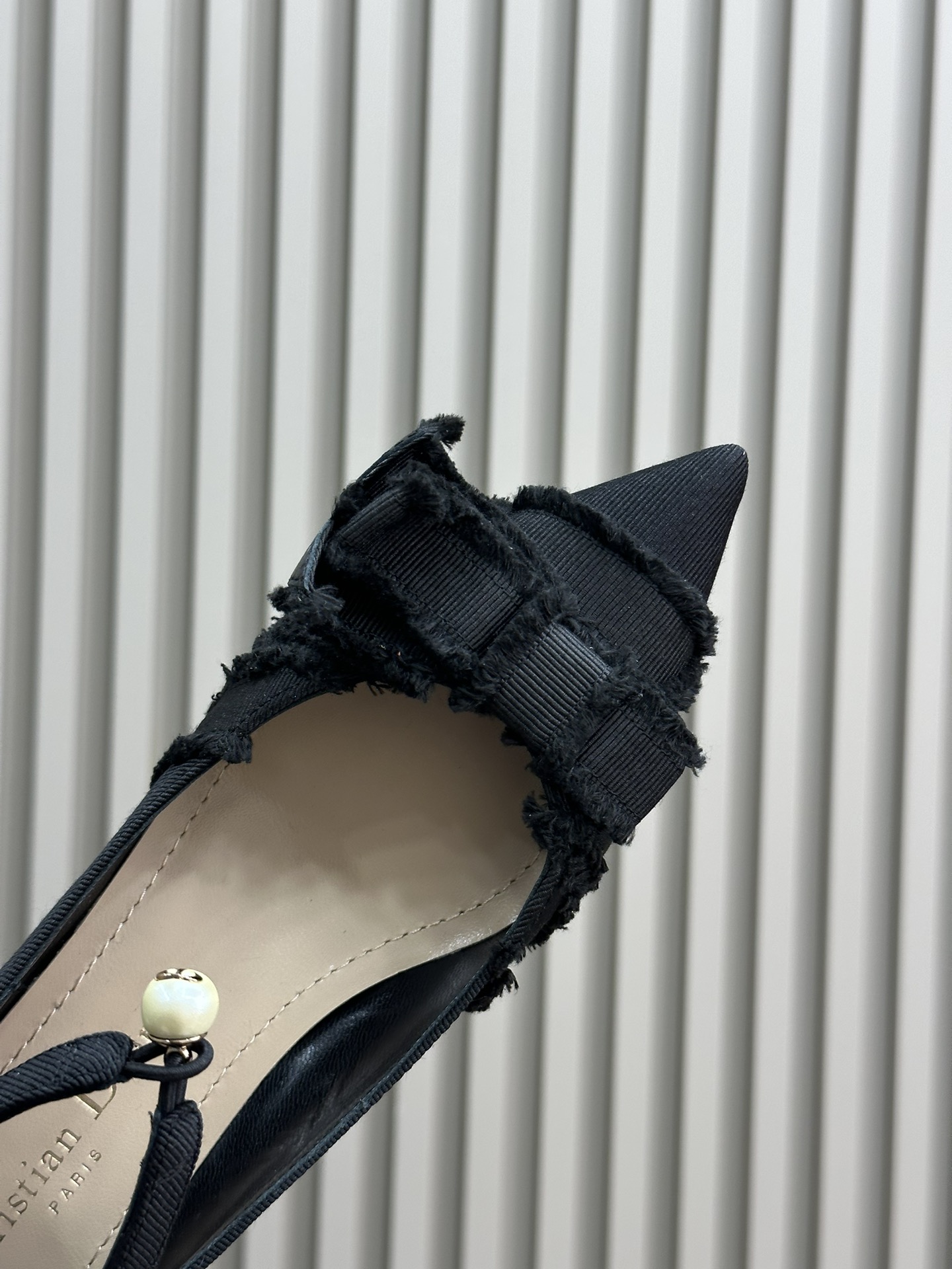 Bagsaaa D10r AD10rable Pump Black Fringed Grosgrain