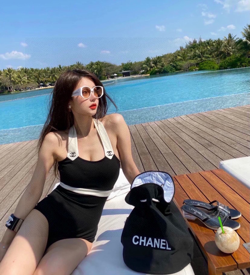 Bagsaaa Ch**el Bikini 05