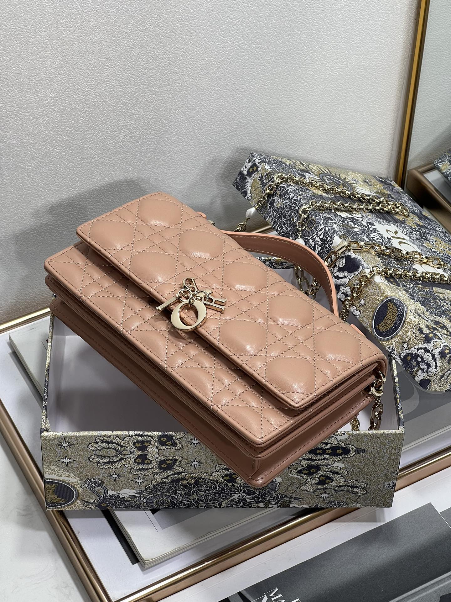 Bagsaaa My D10r Mini Bag Rose des Vents Cannage Lambskin - 21 x 11.5 x 4.5 cm