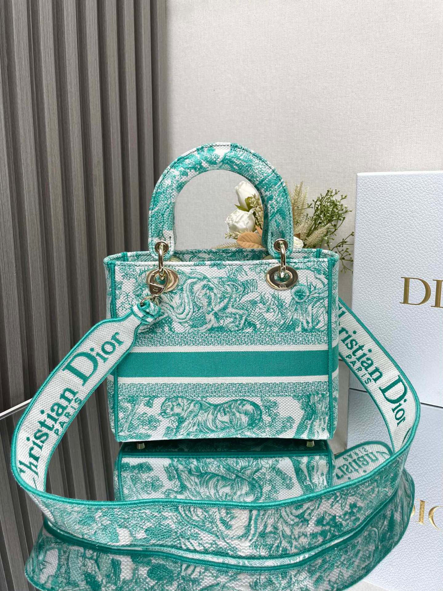 Bagsaaa Medium D10riviera Lady D-Lite Bag Aquamarina Toile de Jouy Embroidery - 24 x 20 x 12 cm