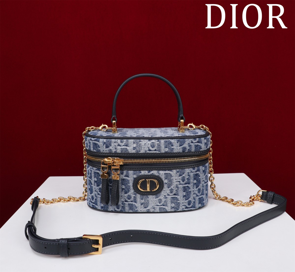 Bagsaaa D10r 30 Montaigne Mini Vanity Case Blue Denim D10r Oblique Jacquard - 16.5 x 8 x 9.5 cm
