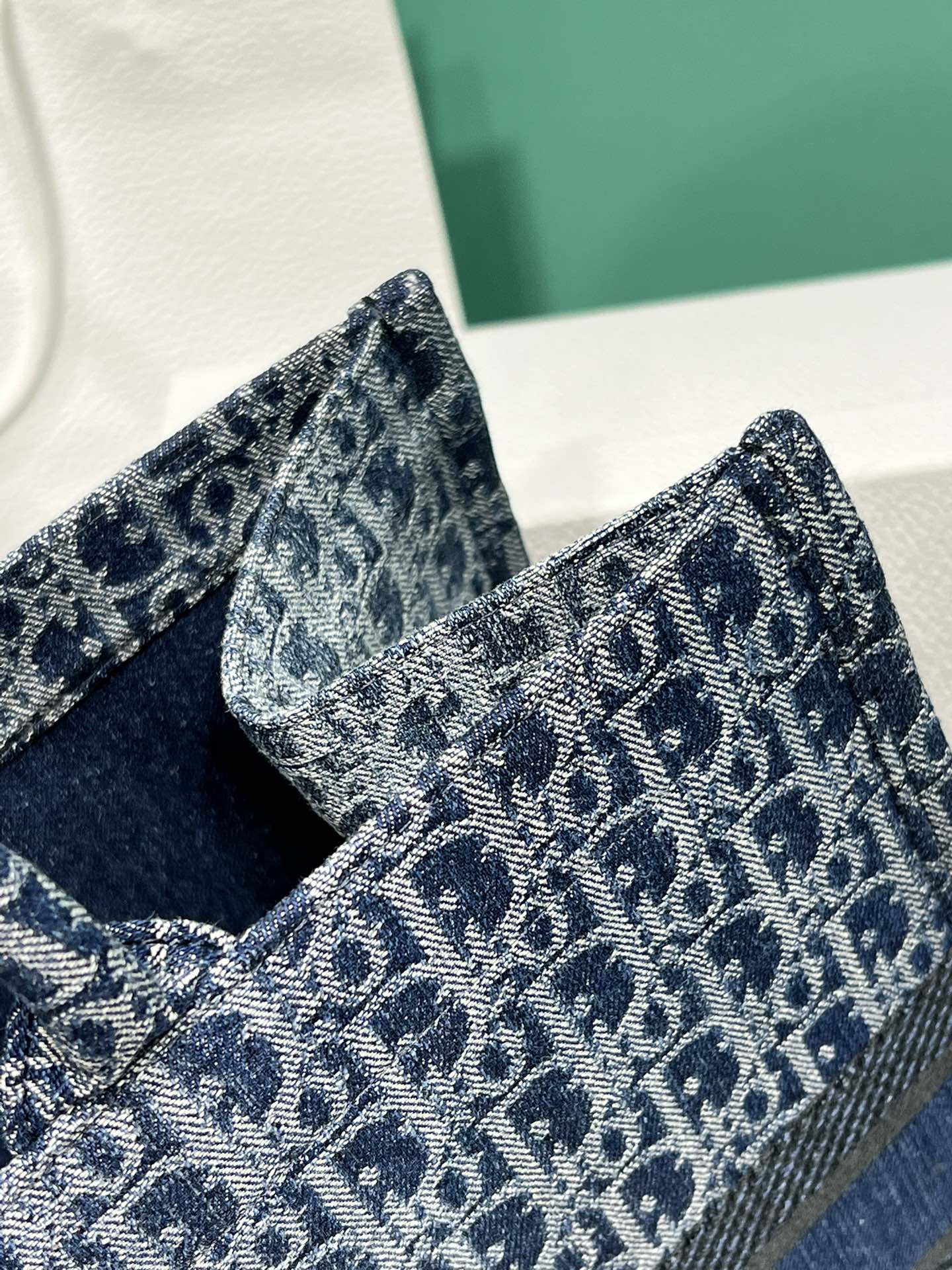 Bagsaaa Large D10r Book Tote Blue Denim D10r Oblique Jacquard - 42 x 35 x 18.5 cm