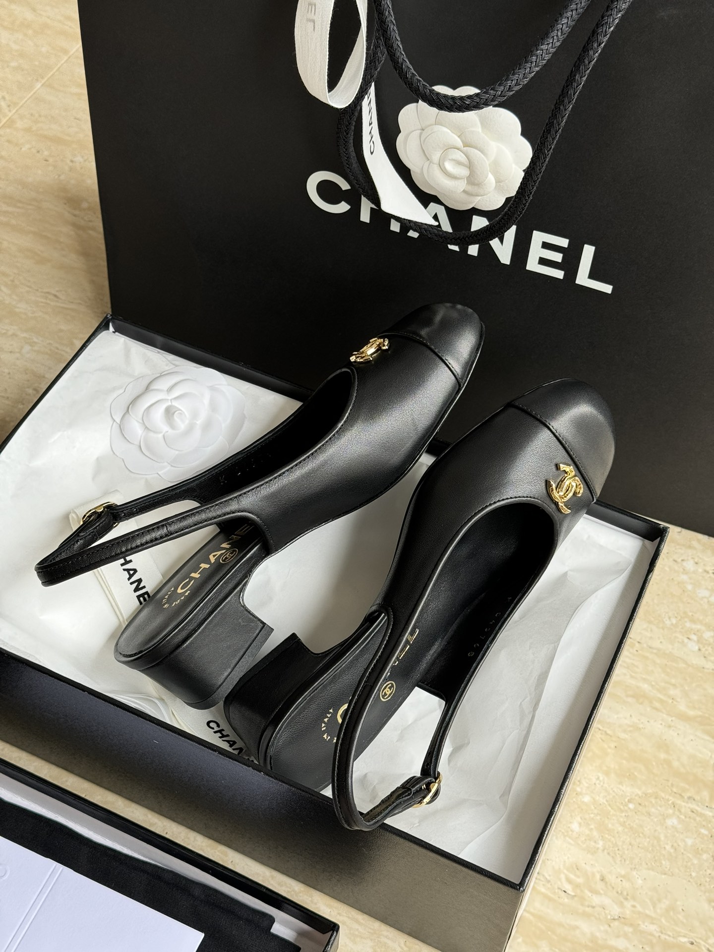 Bagsaaa Ch**el Slingbacks Calfskin Black G45768