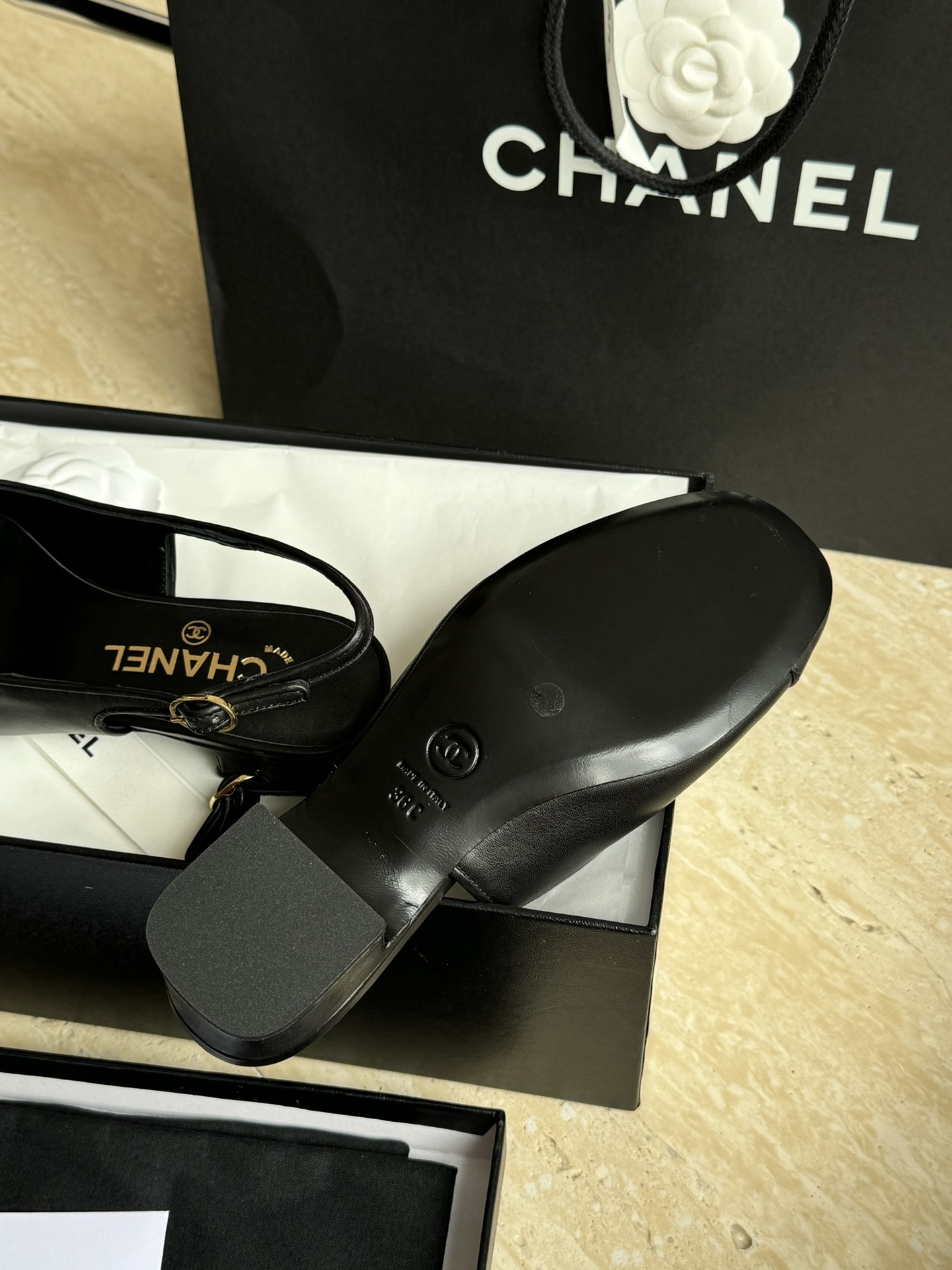 Bagsaaa Ch**el Slingbacks Calfskin Black G45768