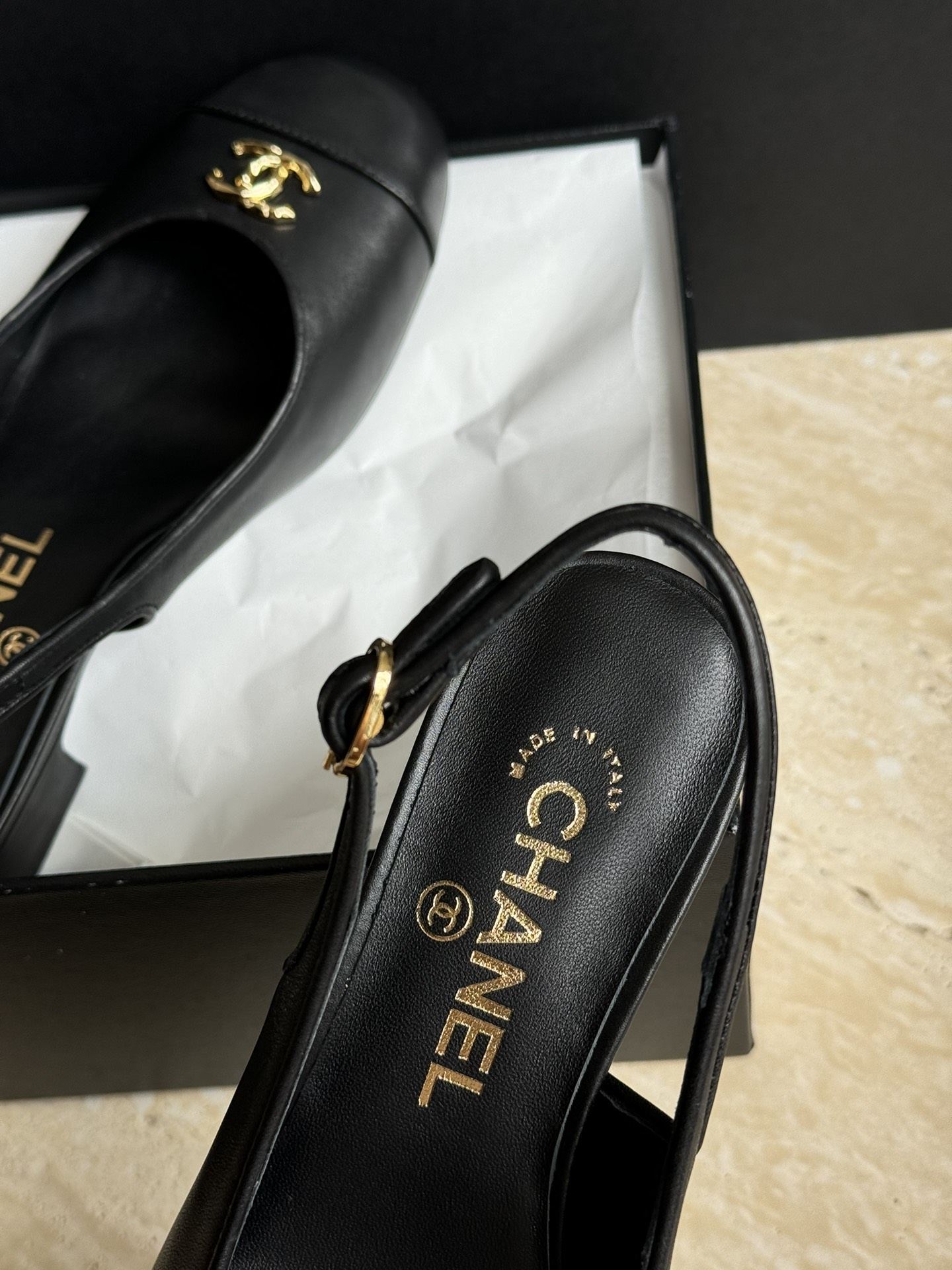 Bagsaaa Ch**el Slingbacks Calfskin Black G45768