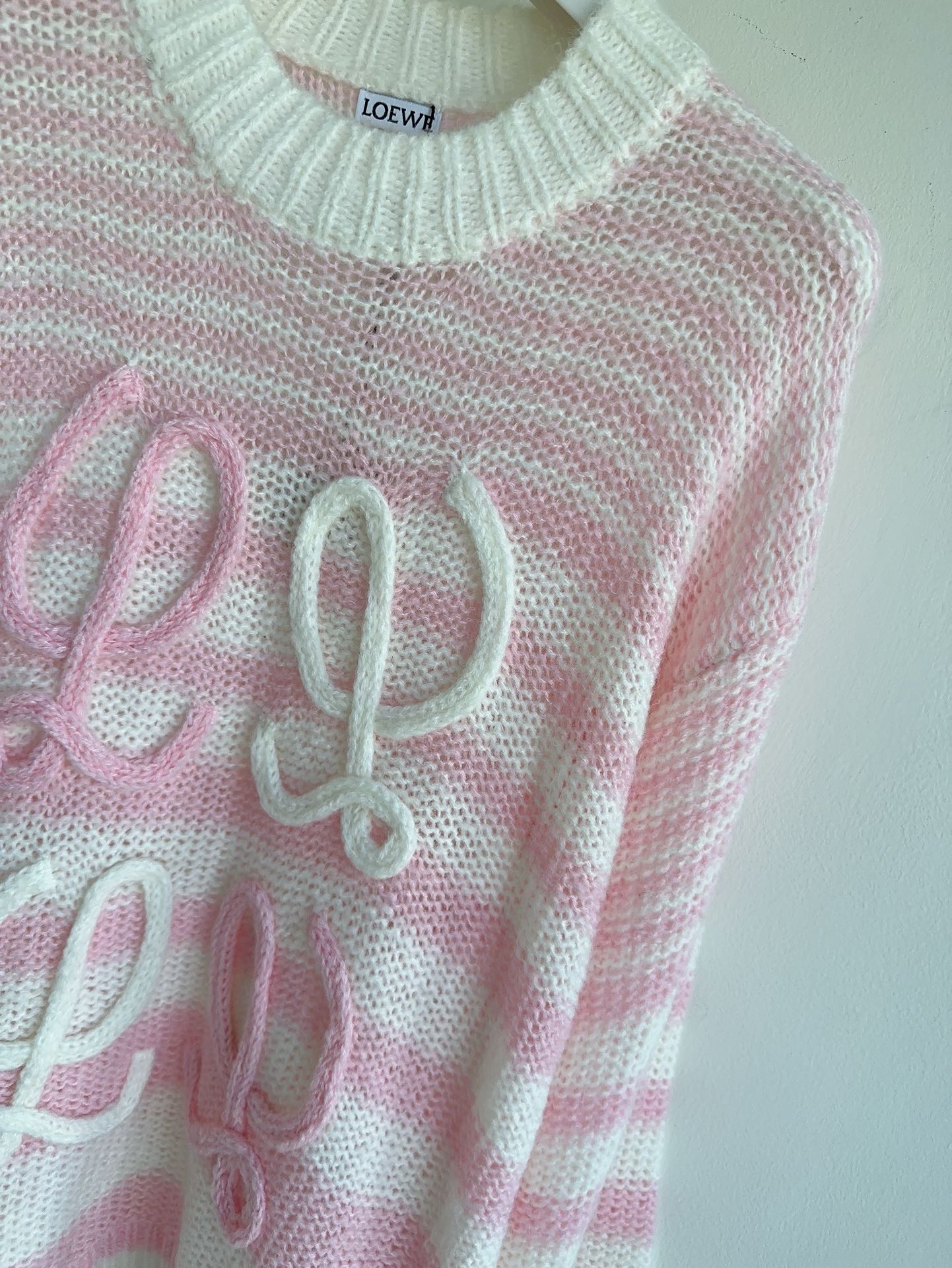 Bagsaaa L0ew* Anagram Sweater In Mohair White & Pink