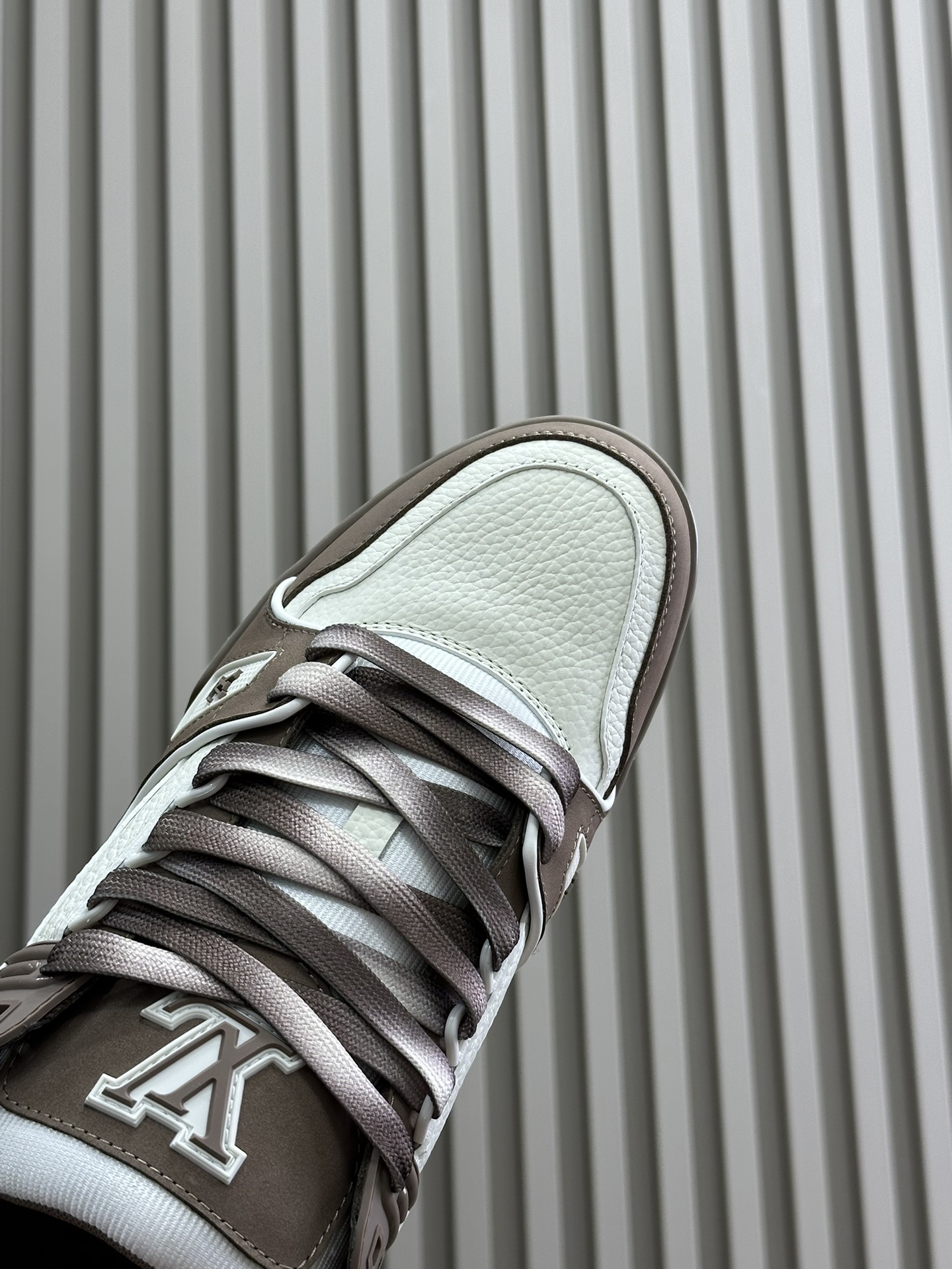 Bagsaaa LV Trainer Sneaker Taupe Gradient laces