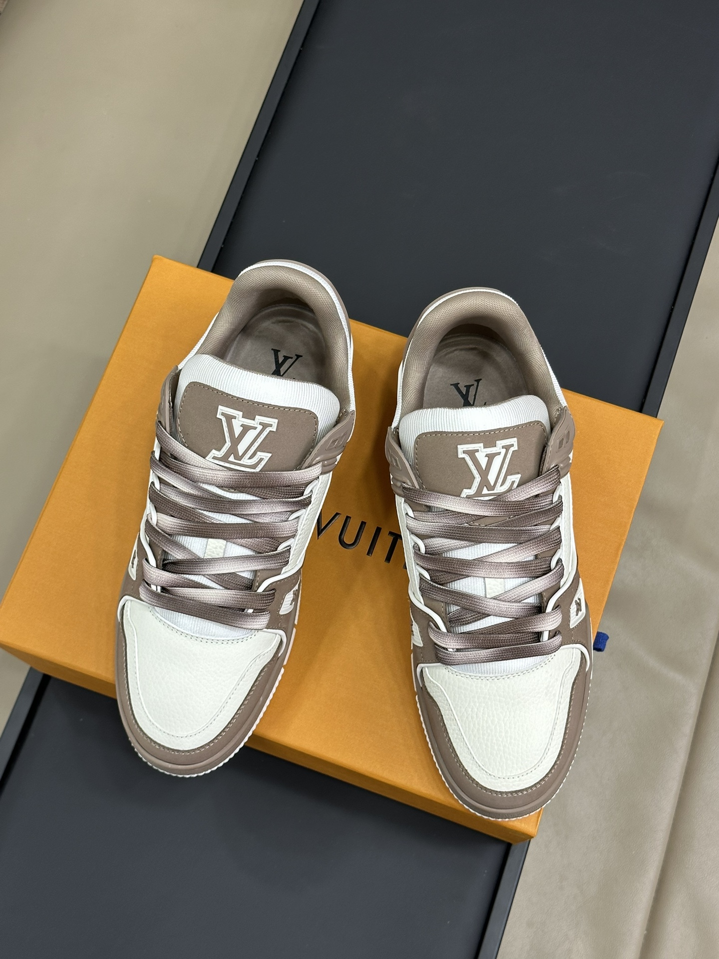 Bagsaaa LV Trainer Sneaker Taupe Gradient laces