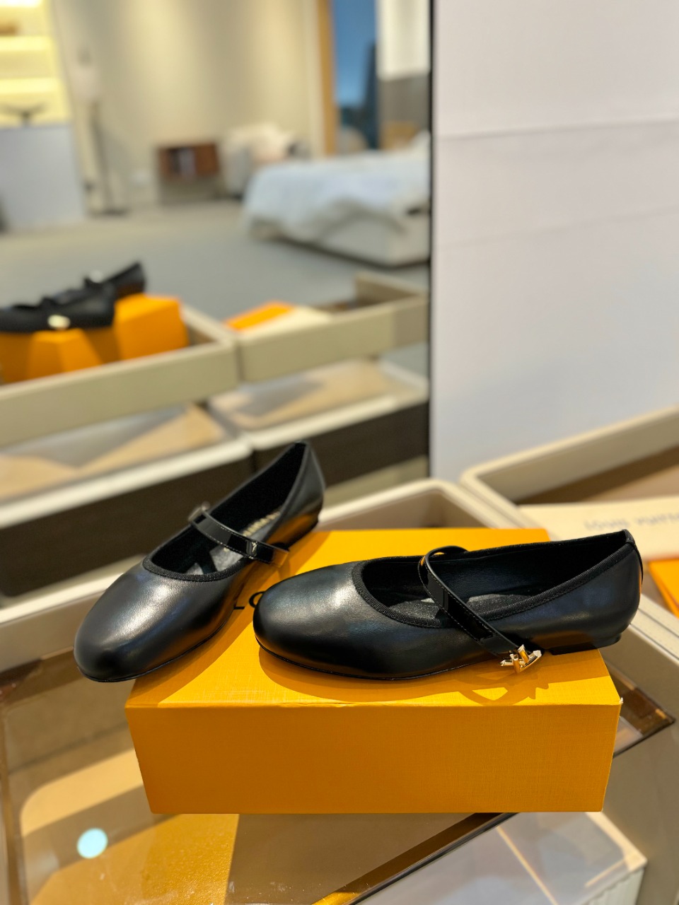 Bagsaaa L0vis Vvtt0n Romy Flat Ballerina Black