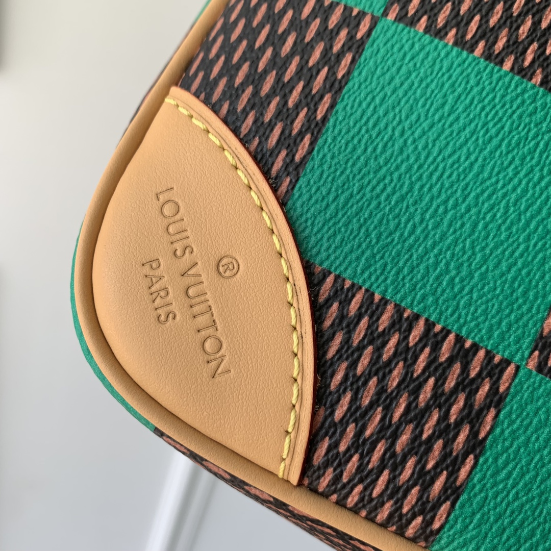 Bagsaaa L0vis Vvtt0n N40563 Chess Messenger Green - 24 x 24 x 8 cm