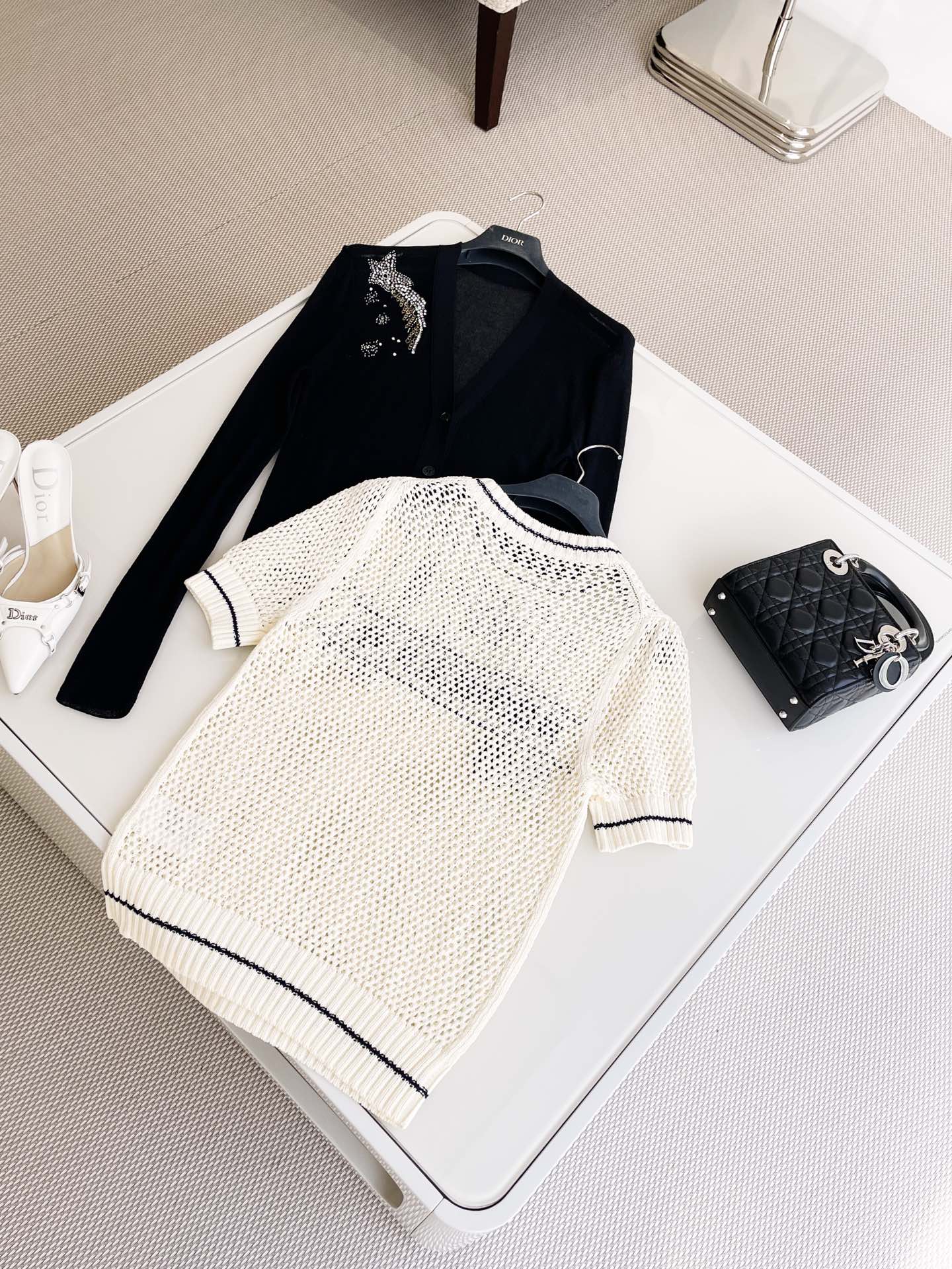 Bagsaaa D10r Short-Sleeved Sweater White and Navy Blue Openwork Cotton Knit