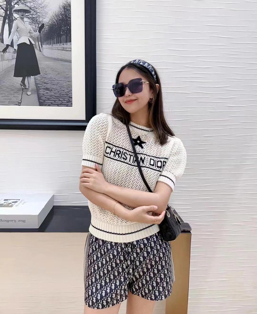 Bagsaaa D10r Short-Sleeved Sweater White and Navy Blue Openwork Cotton Knit