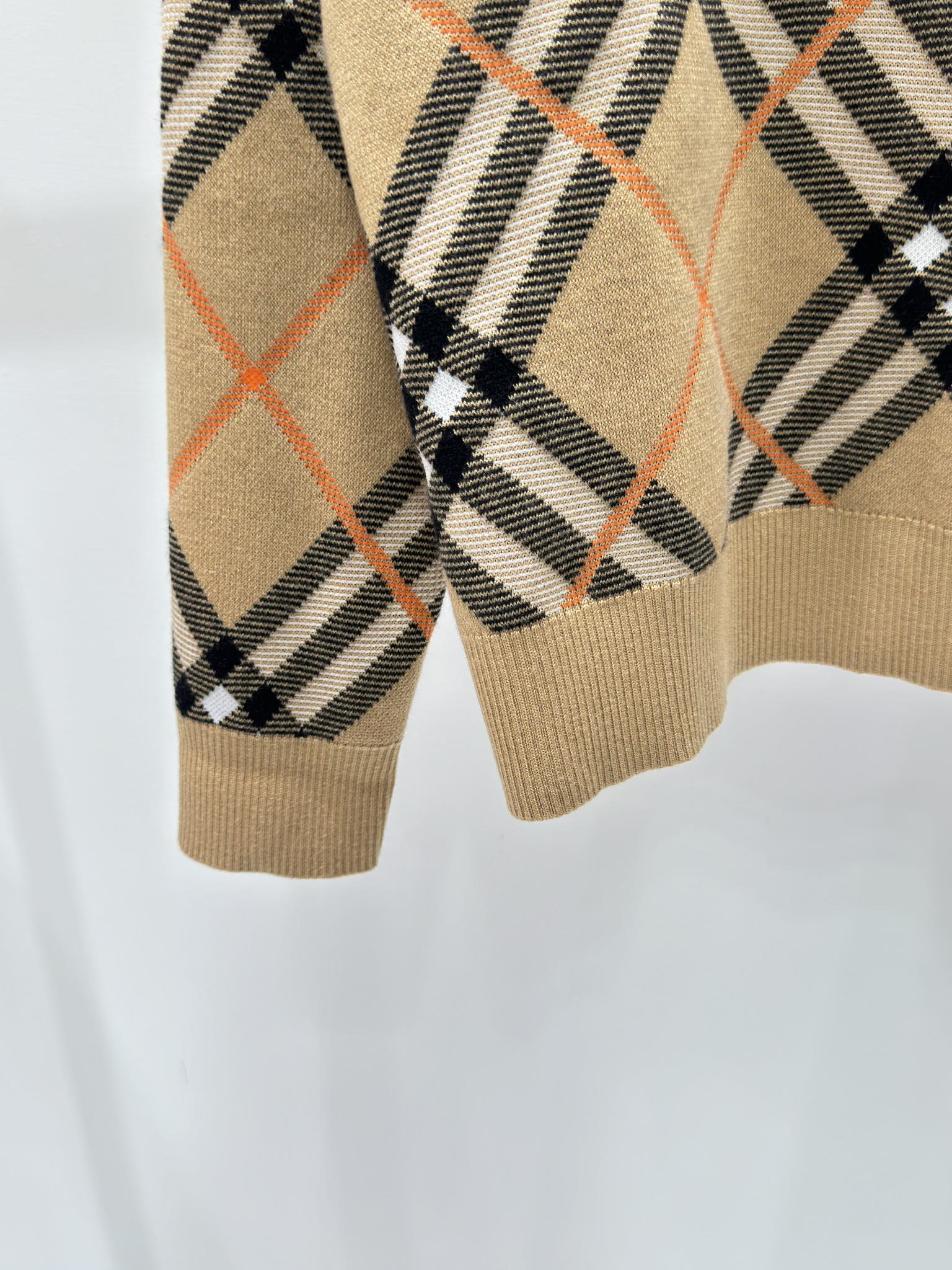 Bagsaaa Bv*b*rry Check Wool Blend Sweater Beige