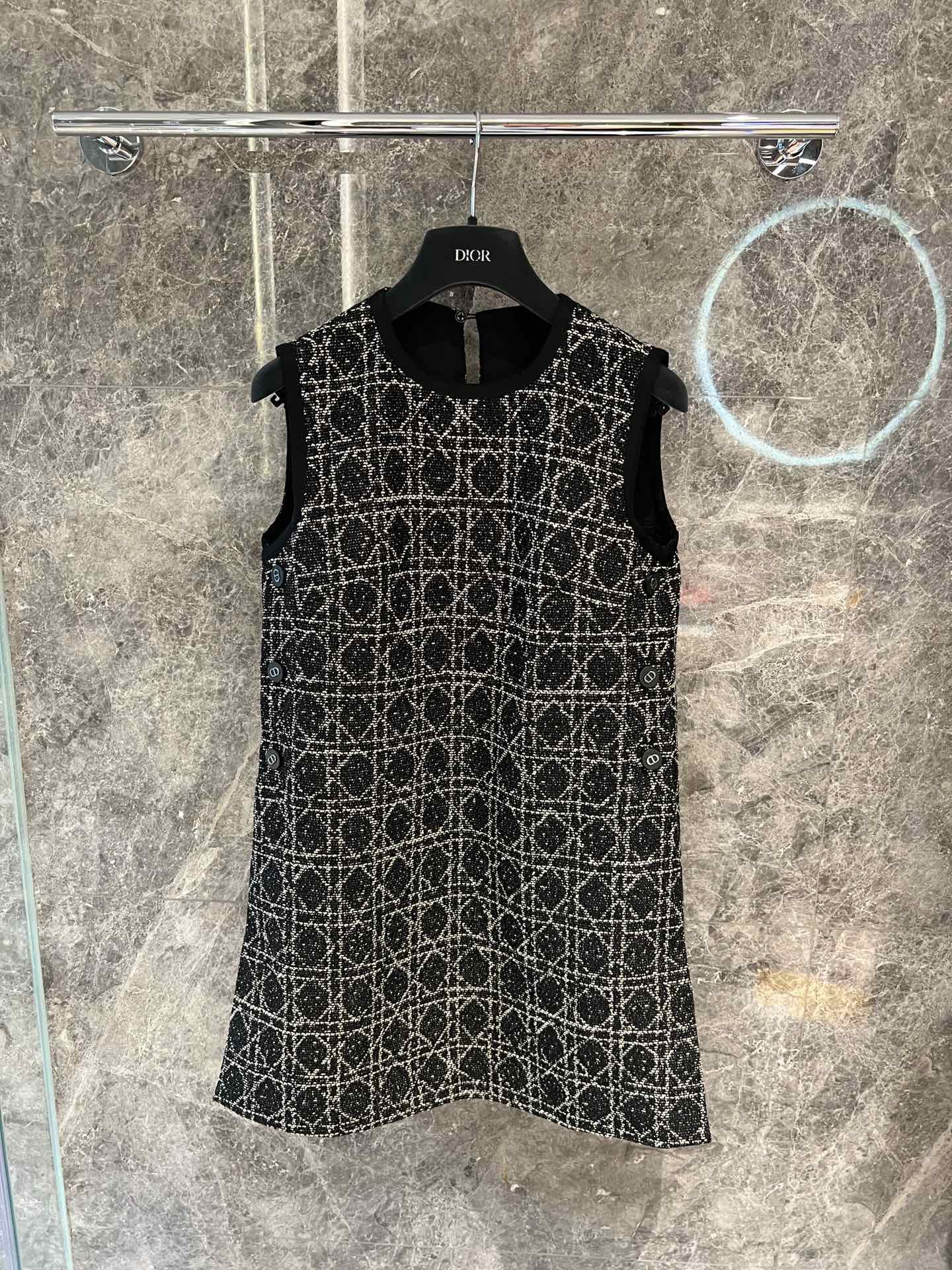 Bagsaaa D10r Macrocannage Sleeveless Tunic Black and White Cotton Blend Tweed