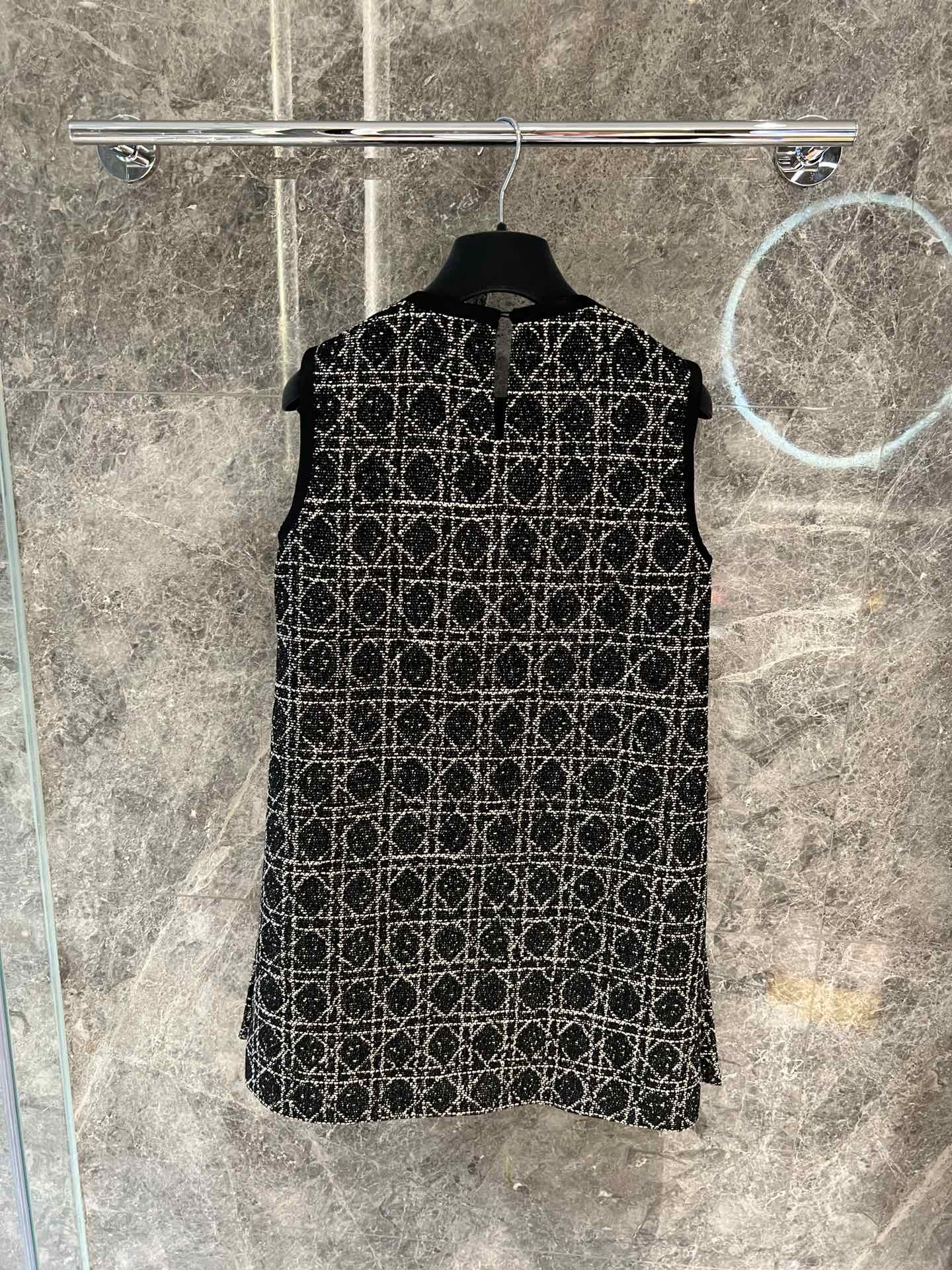 Bagsaaa D10r Macrocannage Sleeveless Tunic Black and White Cotton Blend Tweed