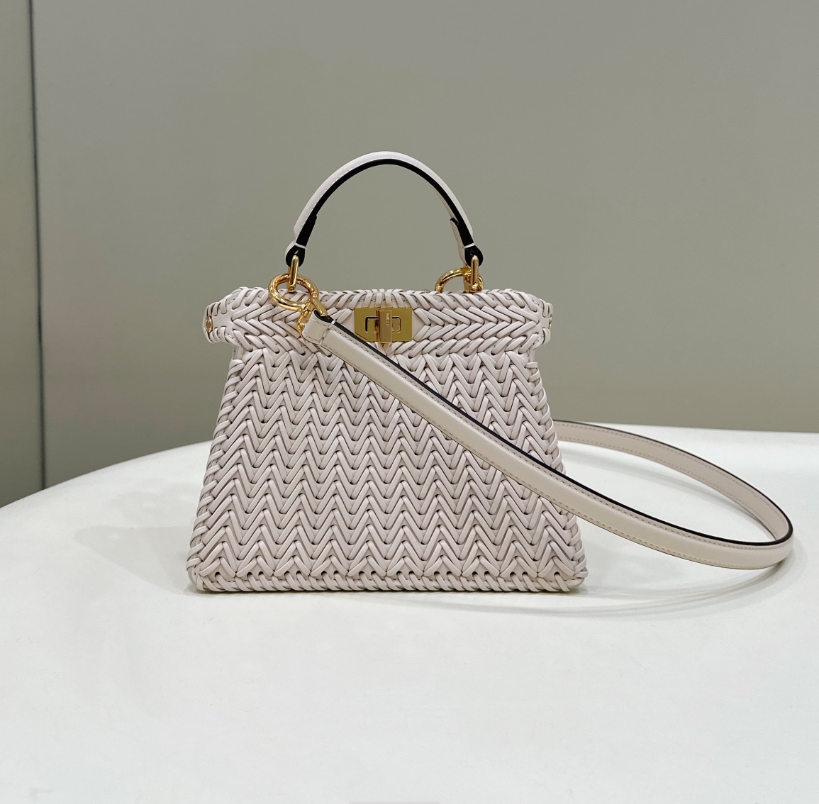 Bagsaaa F**di Peekaboo ISeeU Petite Camellia Interlace Leather Bag Cream - 20x11x15.5 cm