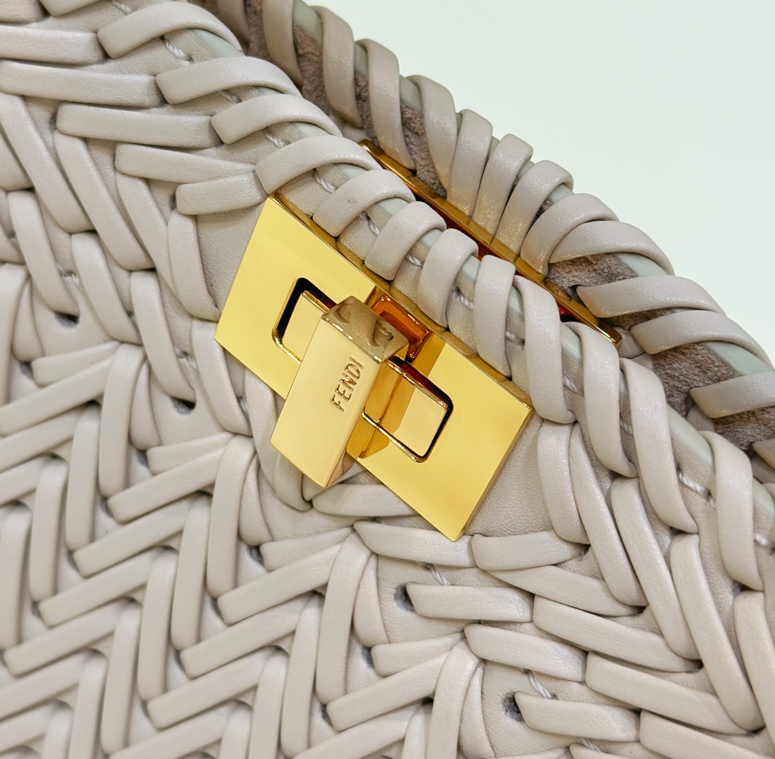 Bagsaaa F**di Peekaboo ISeeU Petite Camellia Interlace Leather Bag Cream - 20x11x15.5 cm