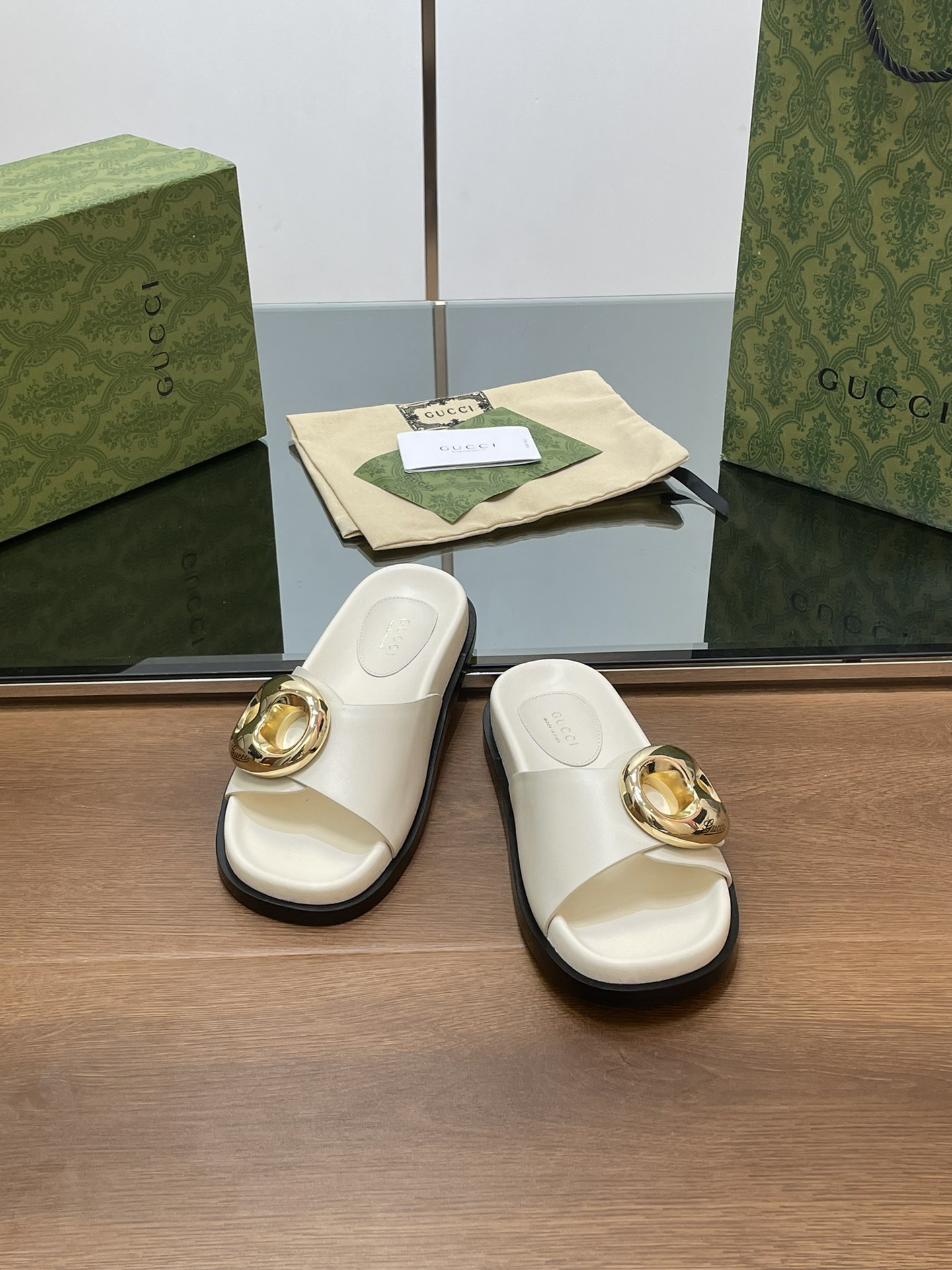Bagsaaa Women's Gvc*1 Marina Chain Slide Sandal White Leather 794176