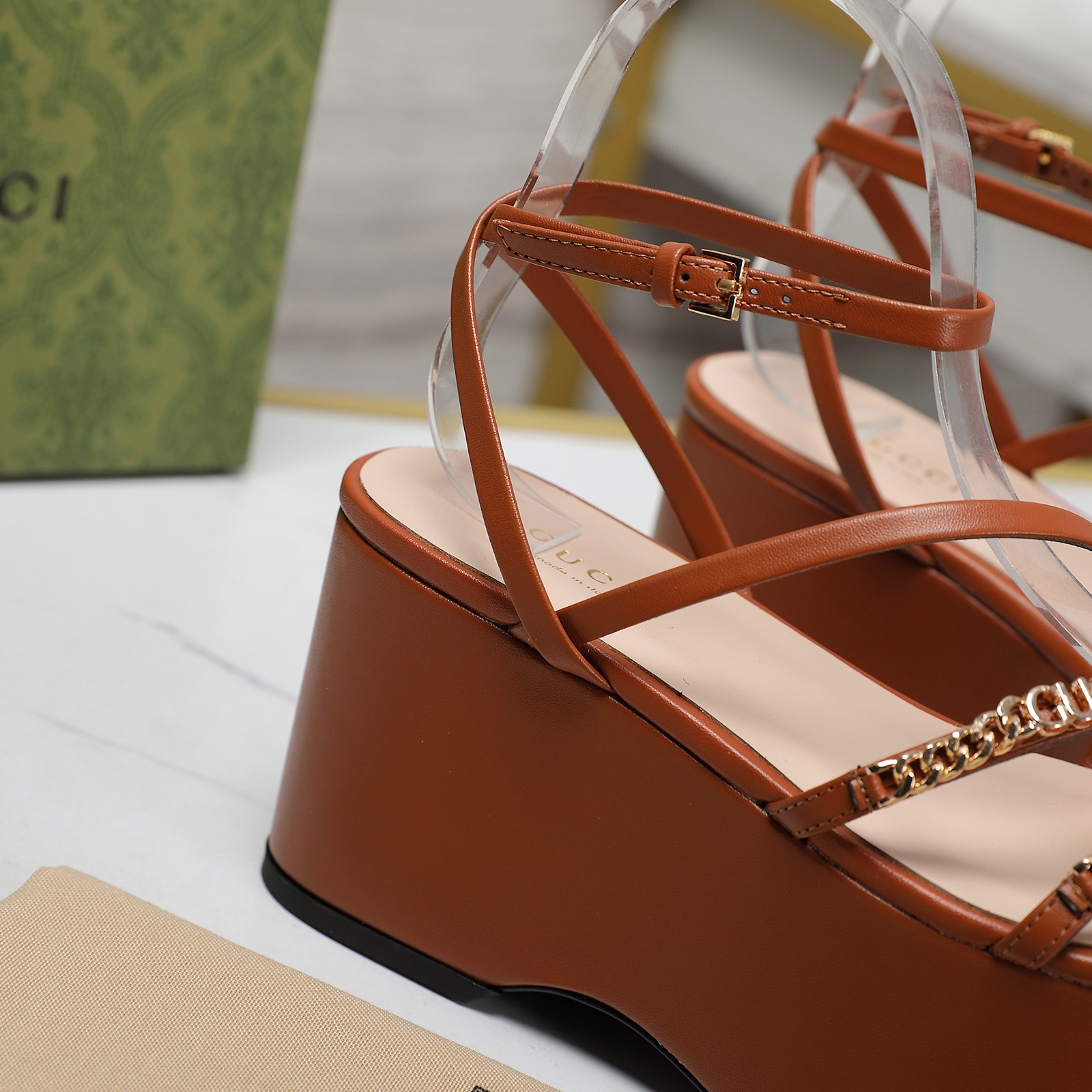 Bagsaaa Gvc*1 Signoria Flatform Sandal Brown ‎786596