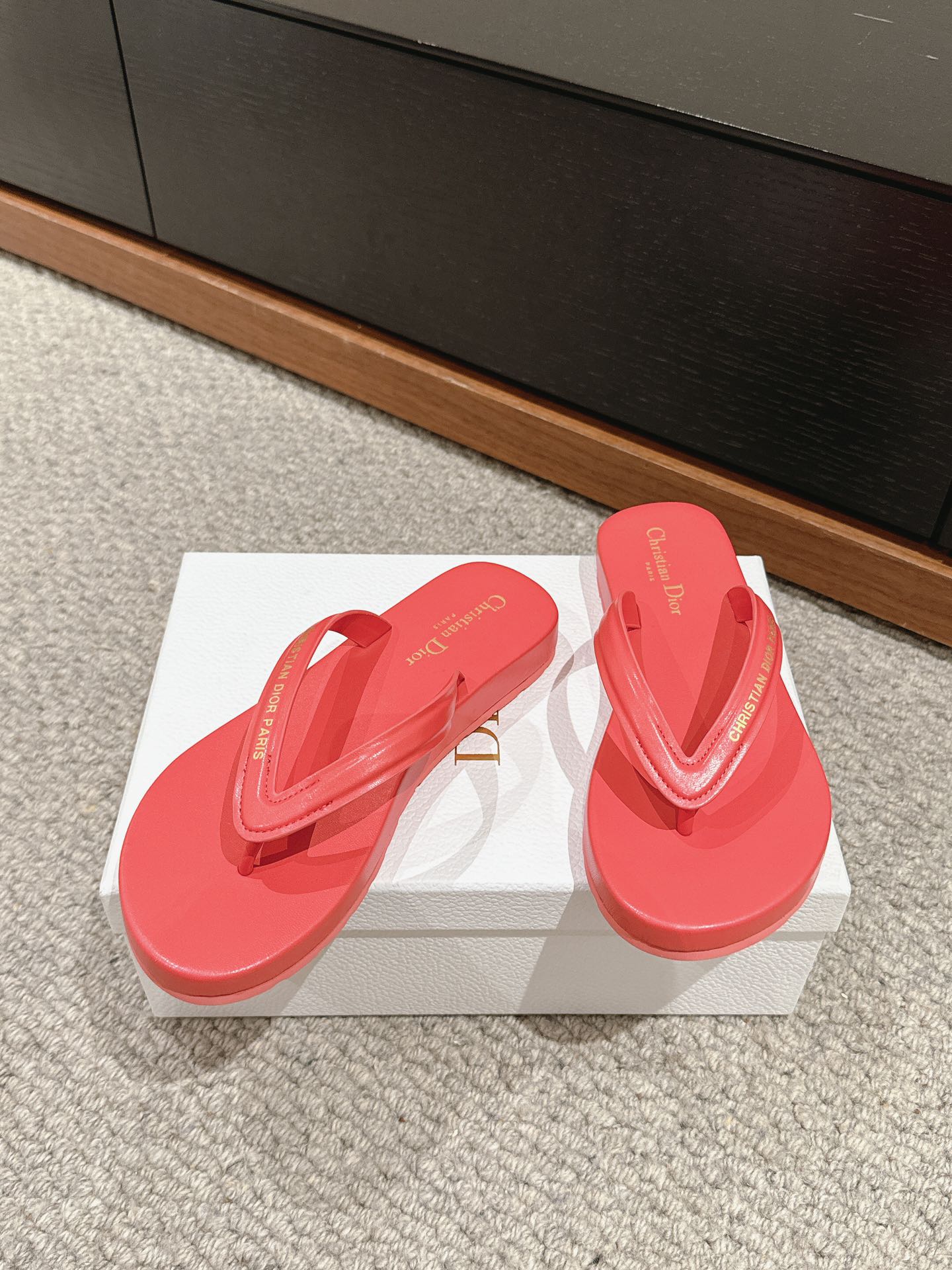 Bagsaaa D10riviera D10rsea Thong Sandal Coral Leather-Effect Fabric