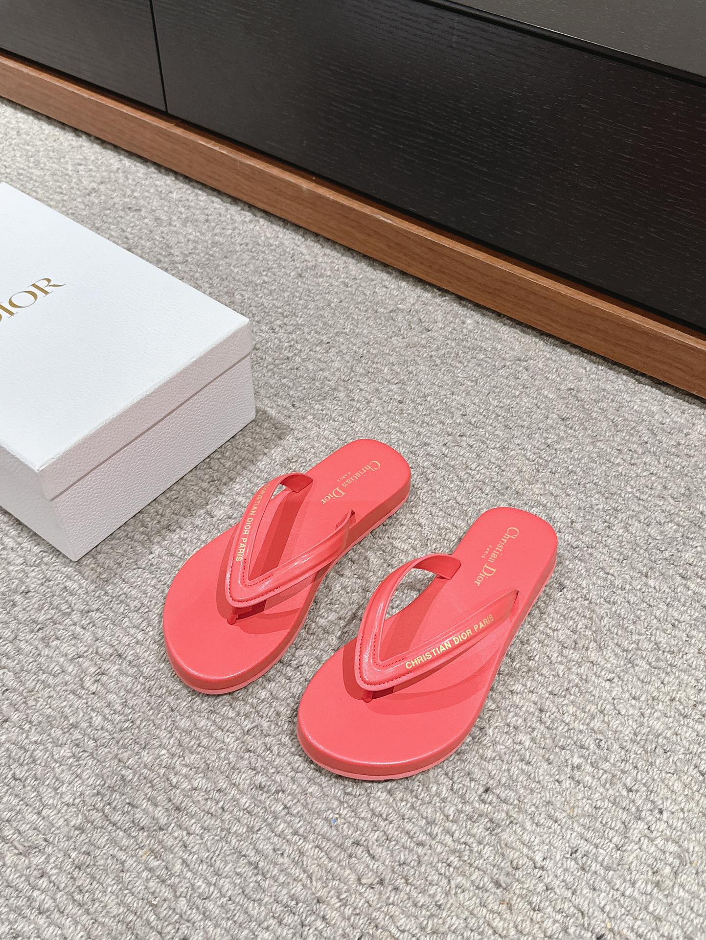 Bagsaaa D10riviera D10rsea Thong Sandal Coral Leather-Effect Fabric