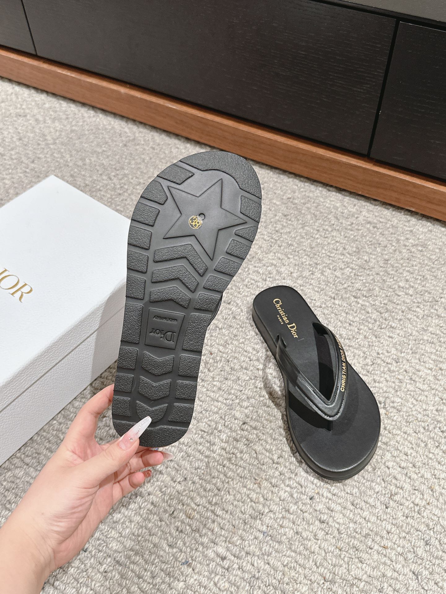 Bagsaaa D10rsea Thong Sandal Black Leather-Effect Fabric