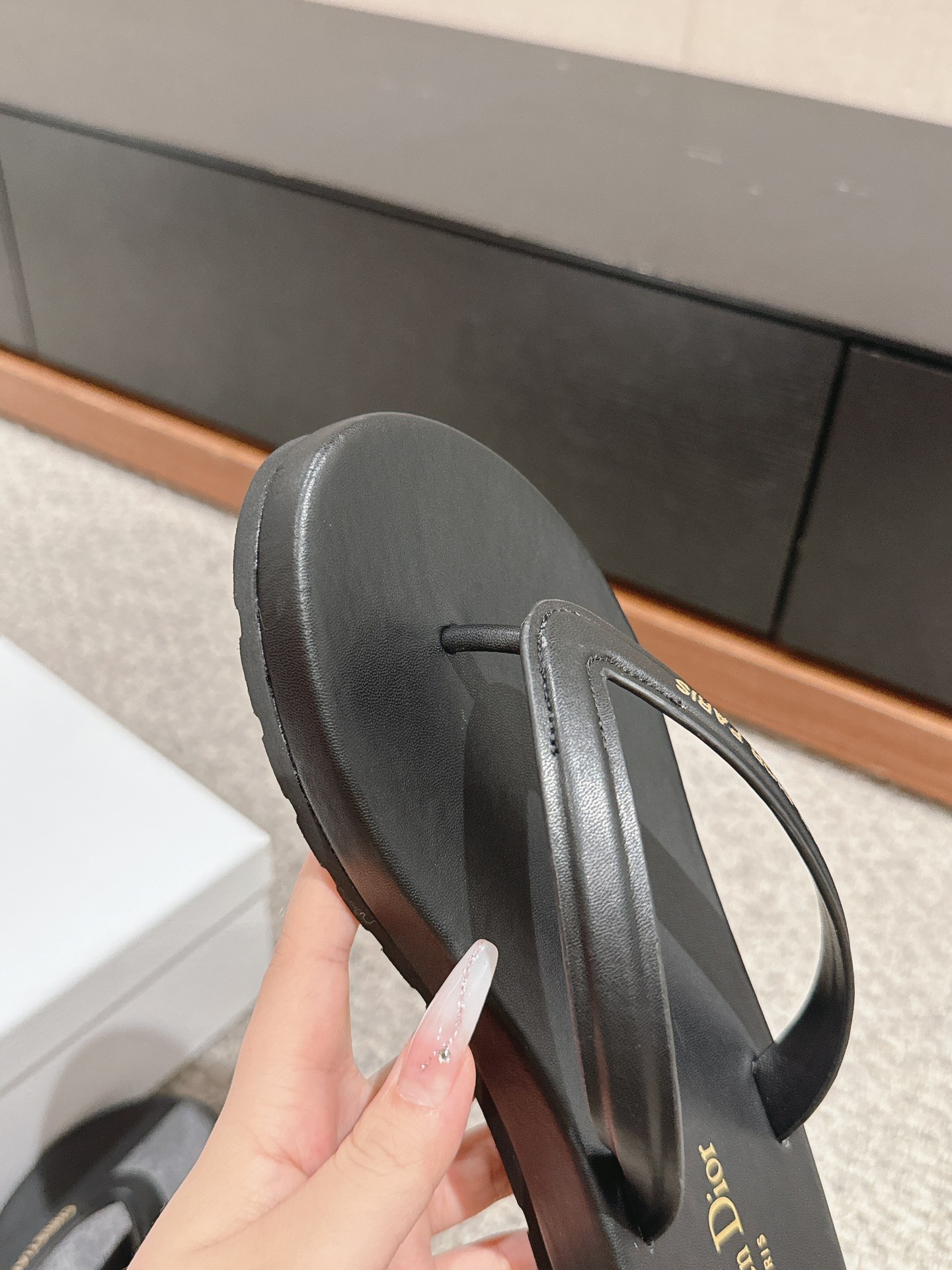Bagsaaa D10rsea Thong Sandal Black Leather-Effect Fabric