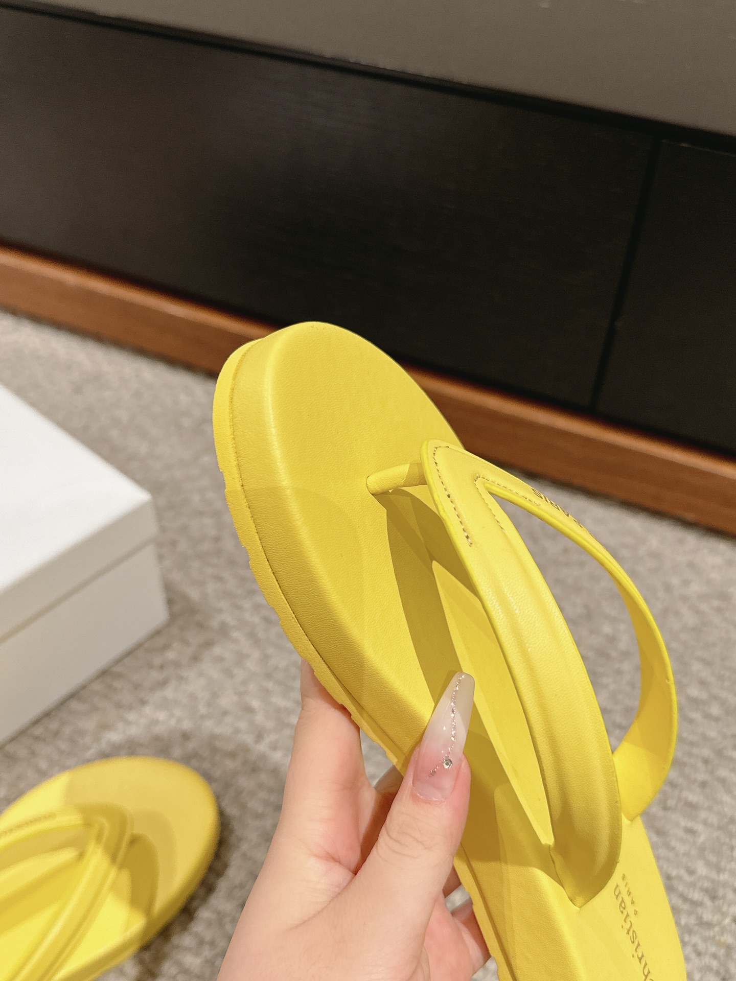 Bagsaaa D10riviera D10rsea Thong Sandal Lemon Yellow Leather-Effect Fabric