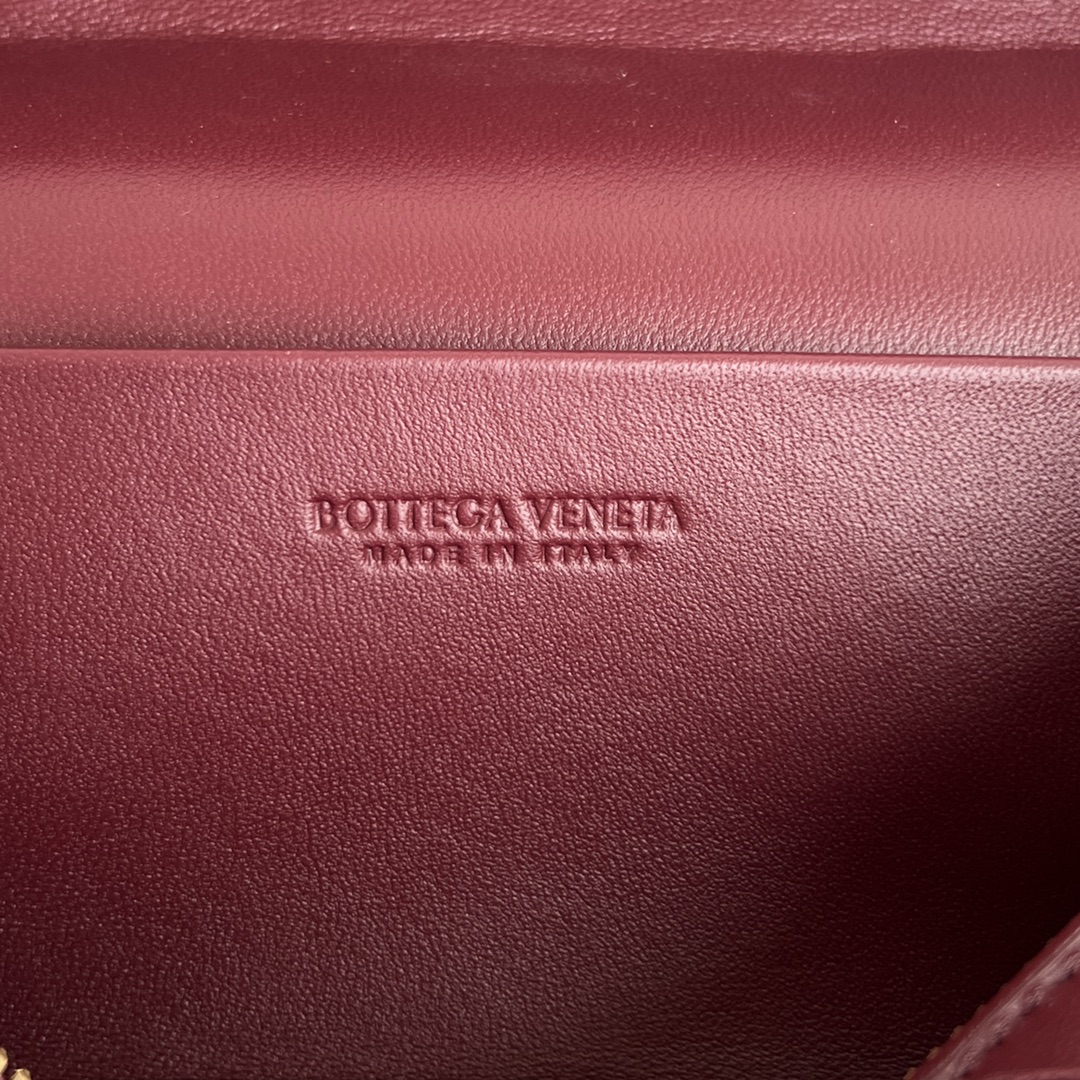Bagsaaa B0tt*ga Ven*ta Bang Bang Vanity Case Red - 23*12.5*5cm