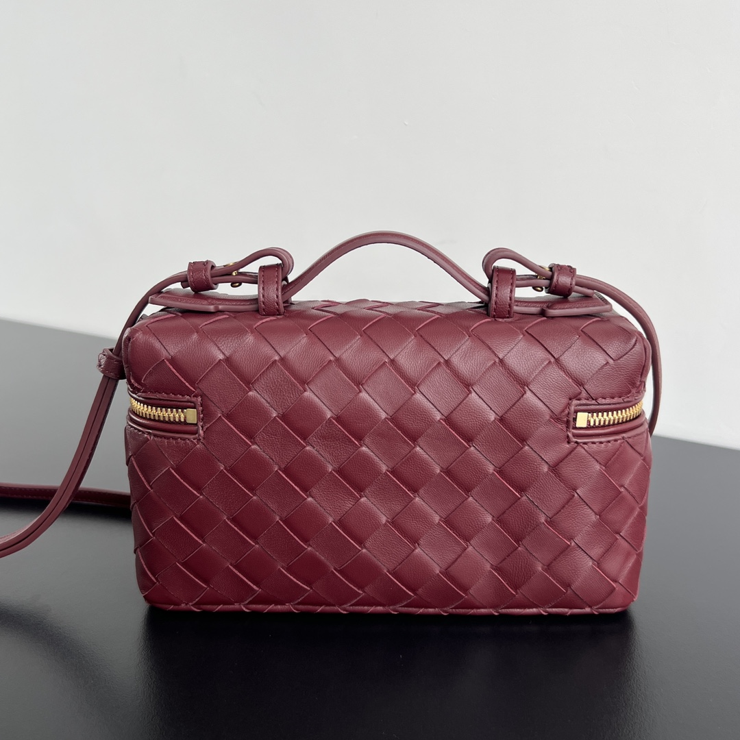 Bagsaaa B0tt*ga Ven*ta Bang Bang Vanity Case Red - 23*12.5*5cm