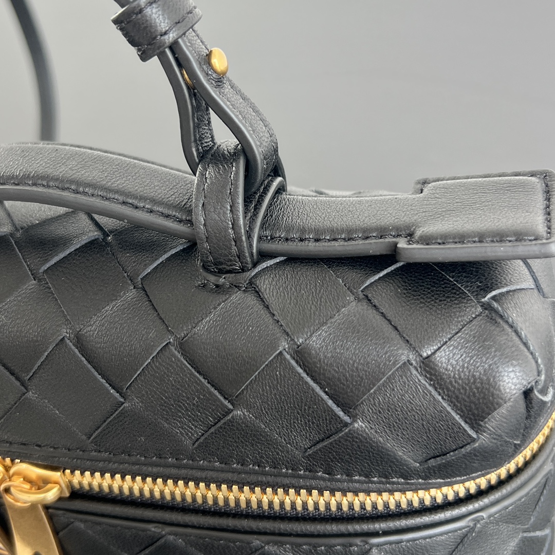 Bagsaaa B0tt*ga Ven*ta Bang Bang Vanity Case Black - 23*12.5*5cm