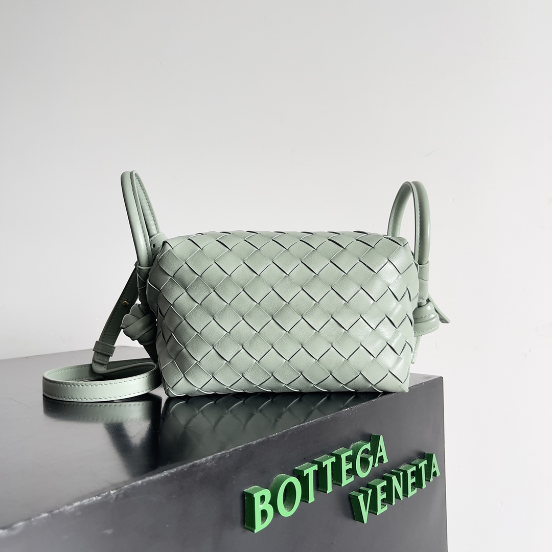 Bagsaaa B0tt*ga Ven*ta Small Loop Cross-Body Bag New sauge - 19*12*9cm