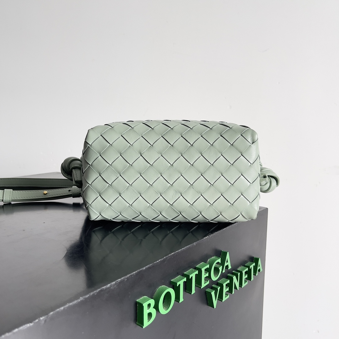 Bagsaaa B0tt*ga Ven*ta Small Loop Cross-Body Bag New sauge - 19*12*9cm