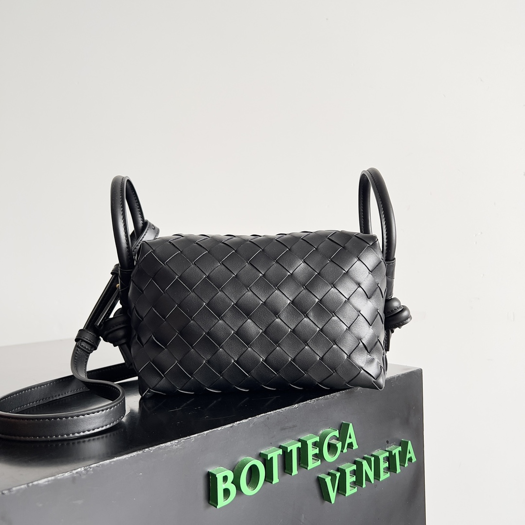 Bagsaaa B0tt*ga Ven*ta Small Loop Cross-Body Bag Black - 19*12*9cm