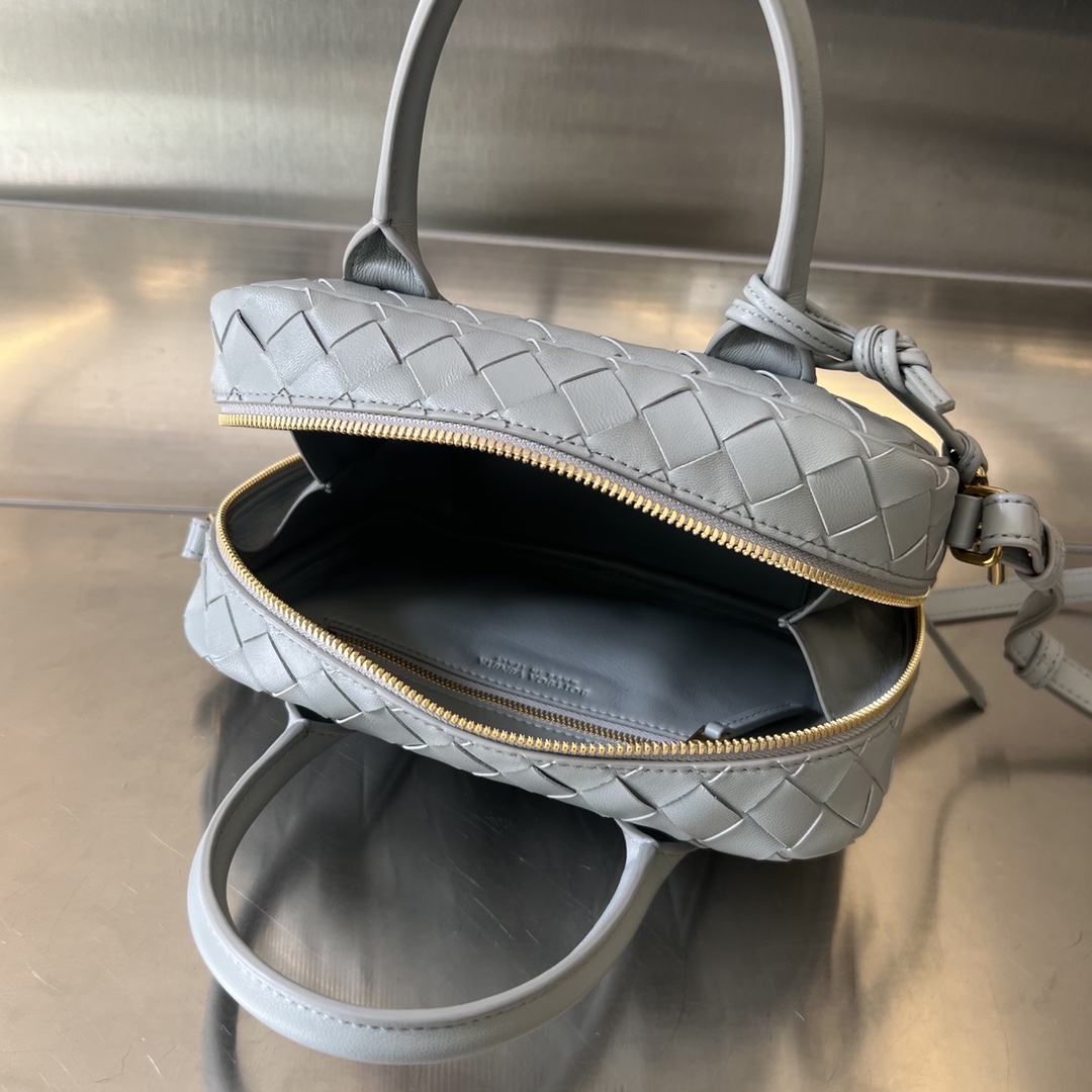 Bagsaaa B0tt*ga Ven*ta Small Getaway Gray - 23.5x17.5x9cm