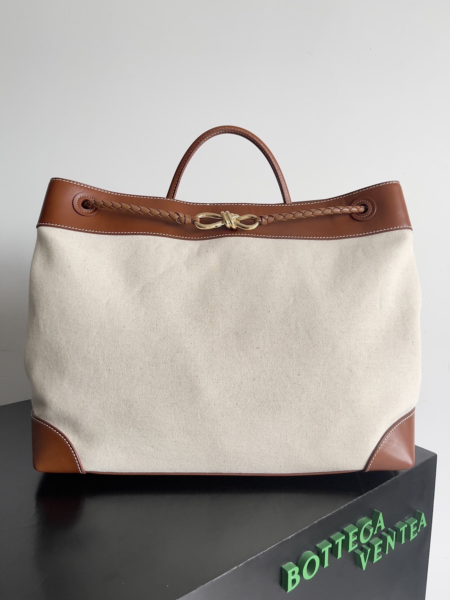 Bagsaaa B0tt*ga Ven*ta Large Andiamo Natural/light wood - 35x42x18 cm