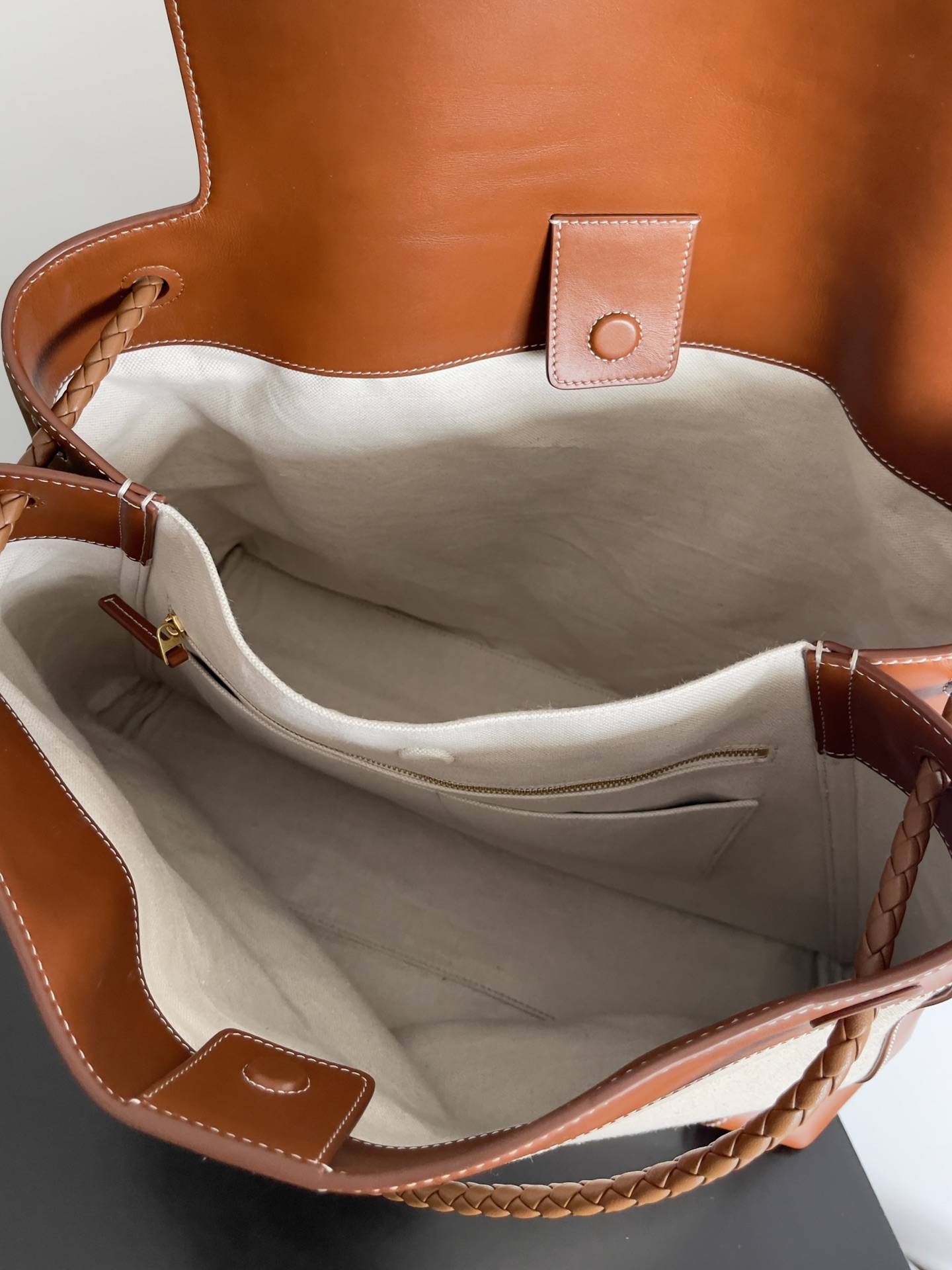Bagsaaa B0tt*ga Ven*ta Large Andiamo Backpack - 40x48x20 cm