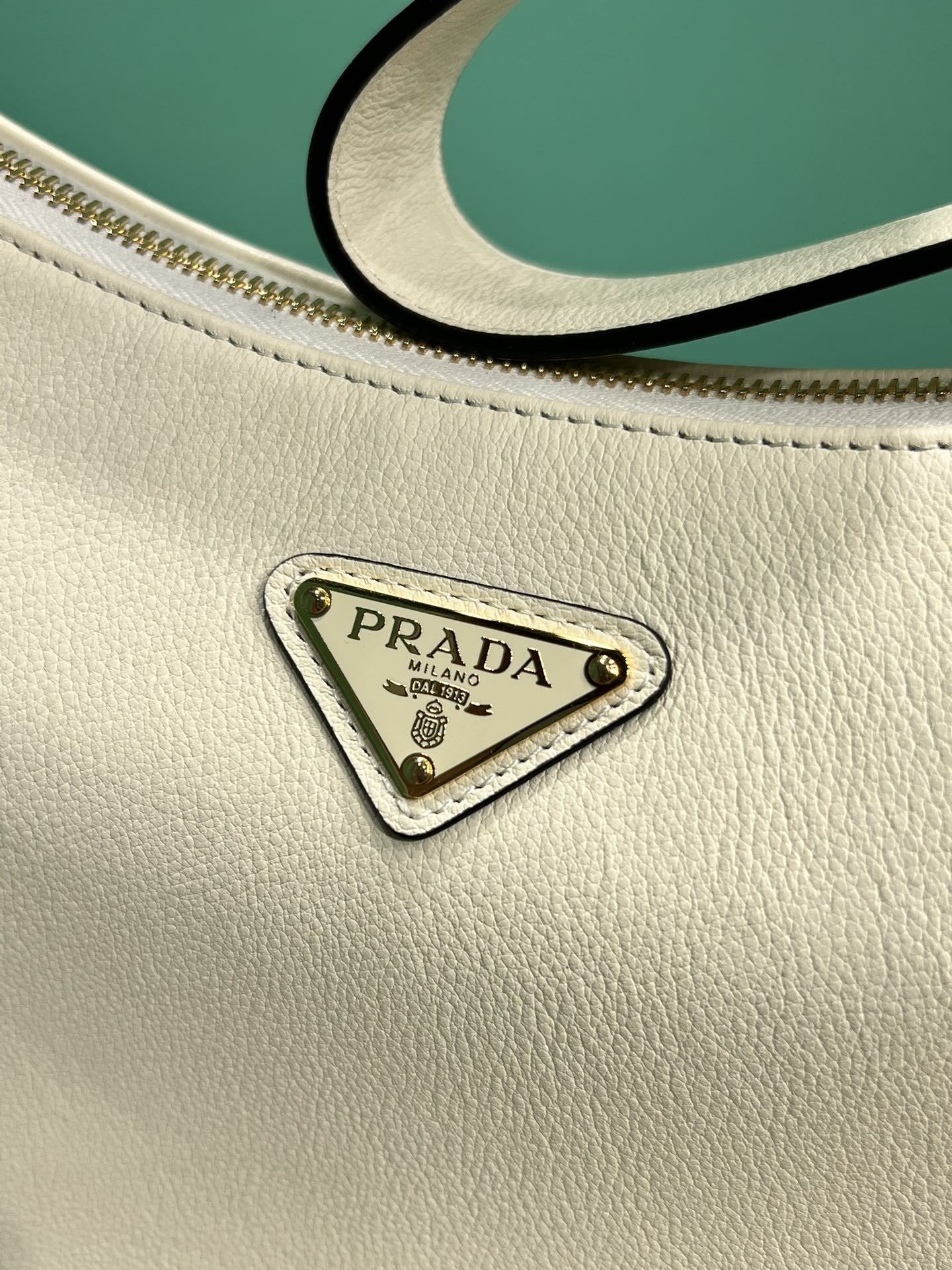 Bagsaaa Pra*a Aimèe Large Leather Shoulder Bag White - 39x23x12 cm