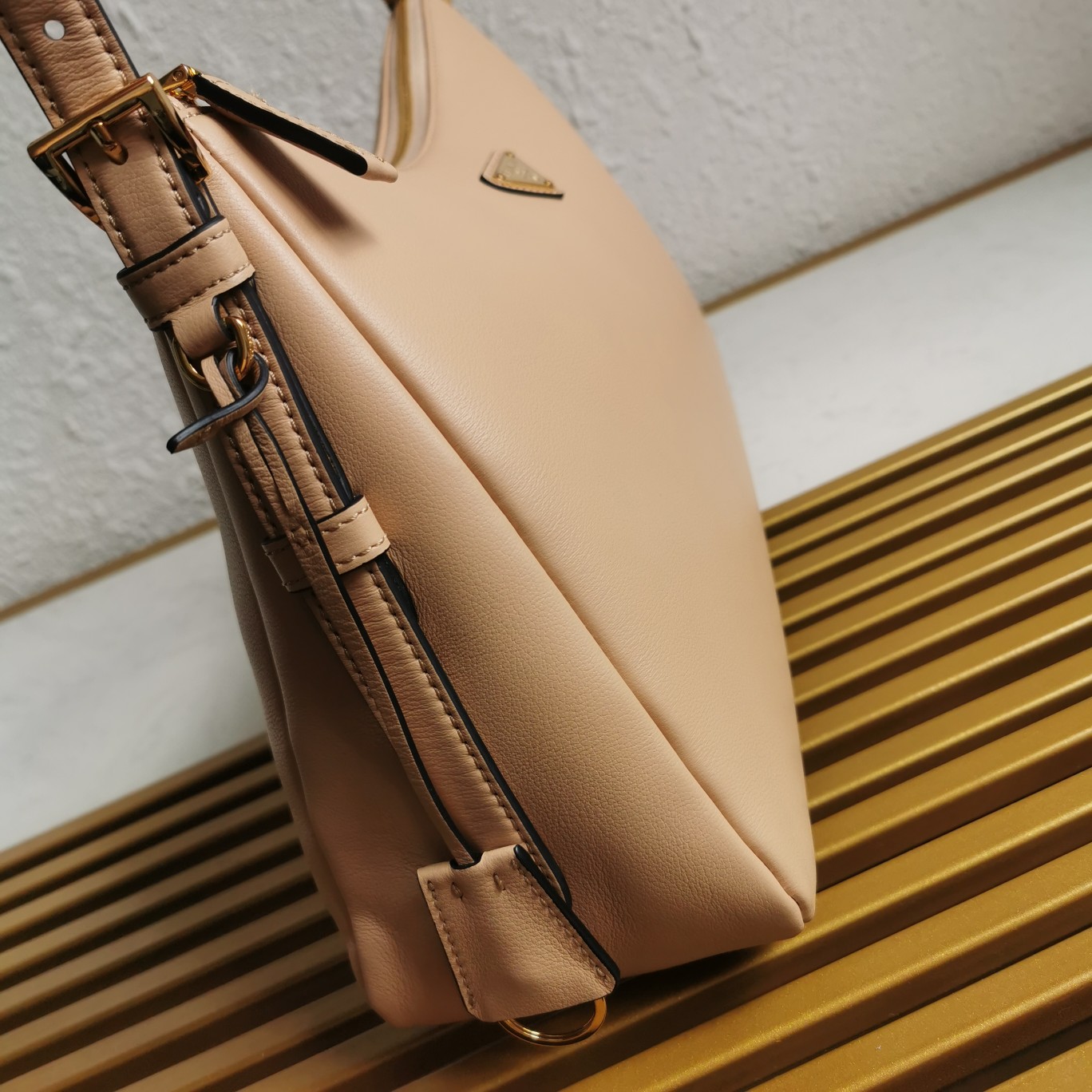 Bagsaaa Pra*a Aimèe Large Leather Shoulder Bag Beige - 39x23x12 cm