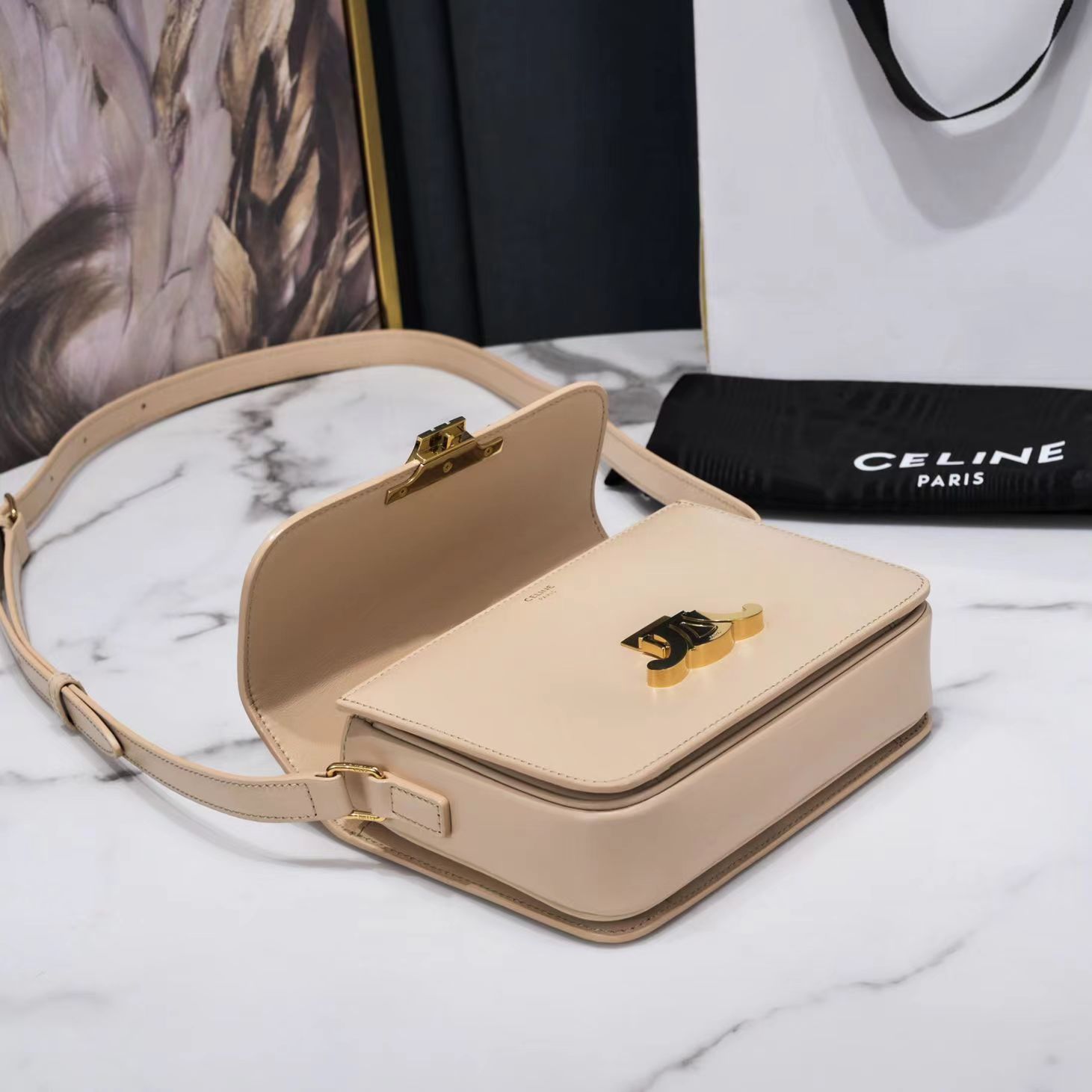 Bagsaaa Ce1i*e Teen Triomphe Bag In Shiny Calfskin Beige - 18.5 X 13.5 X 7 CM