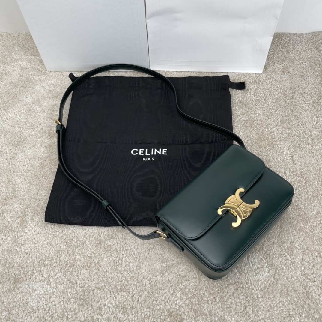 Bagsaaa Ce1i*e Teen Triomphe Bag In Shiny Calfskin Amazone Green - 18.5 X 13.5 X 7 CM