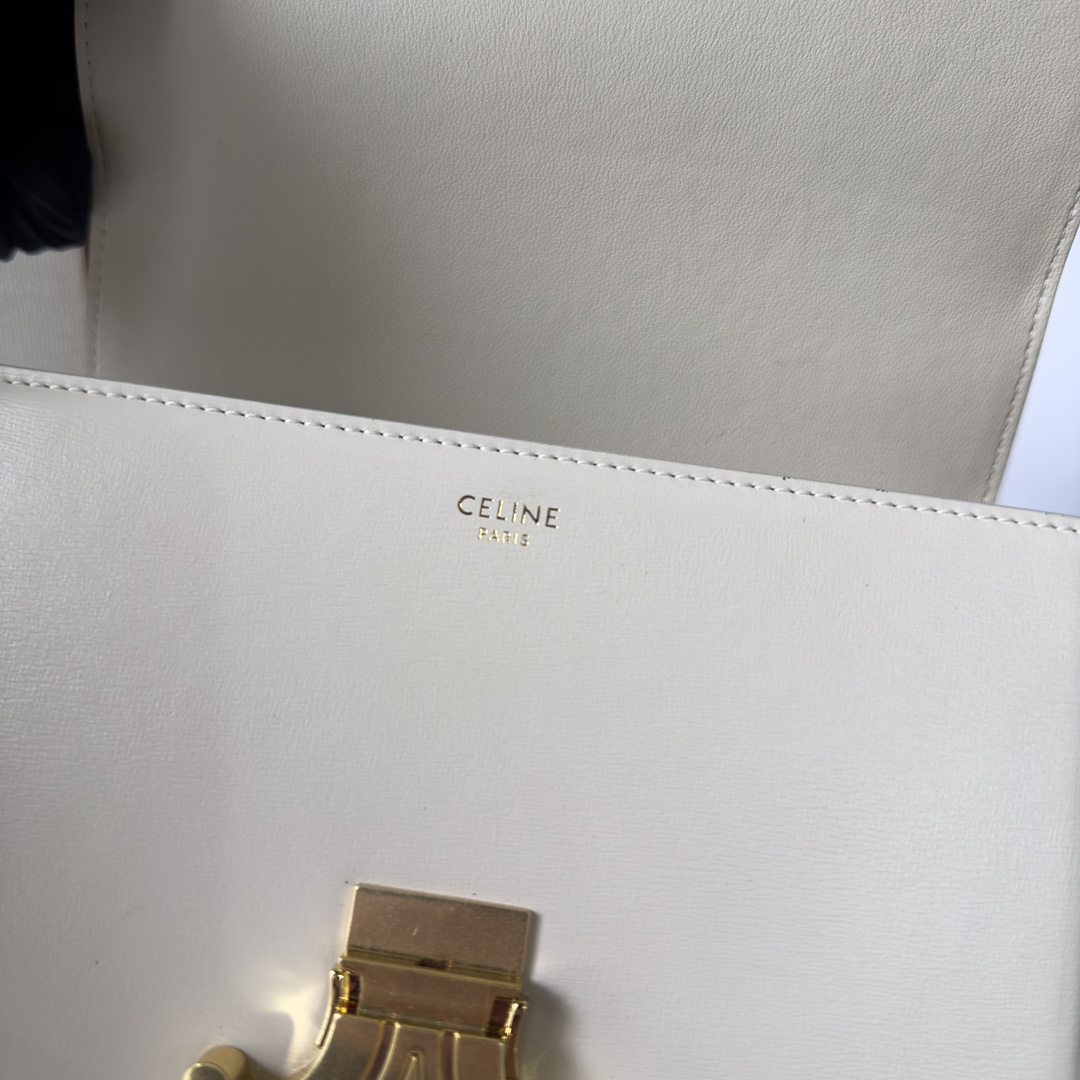 Bagsaaa Ce1i*e Teen Triomphe Bag In Shiny Calfskin Vanilla - 18.5 X 13.5 X 7 CM