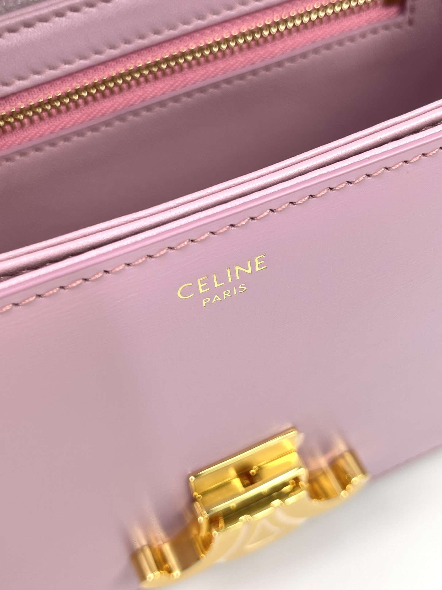 Bagsaaa Ce1i*e Teen Triomphe Bag In Shiny Calfskin Petal - 18.5 X 13.5 X 7 CM